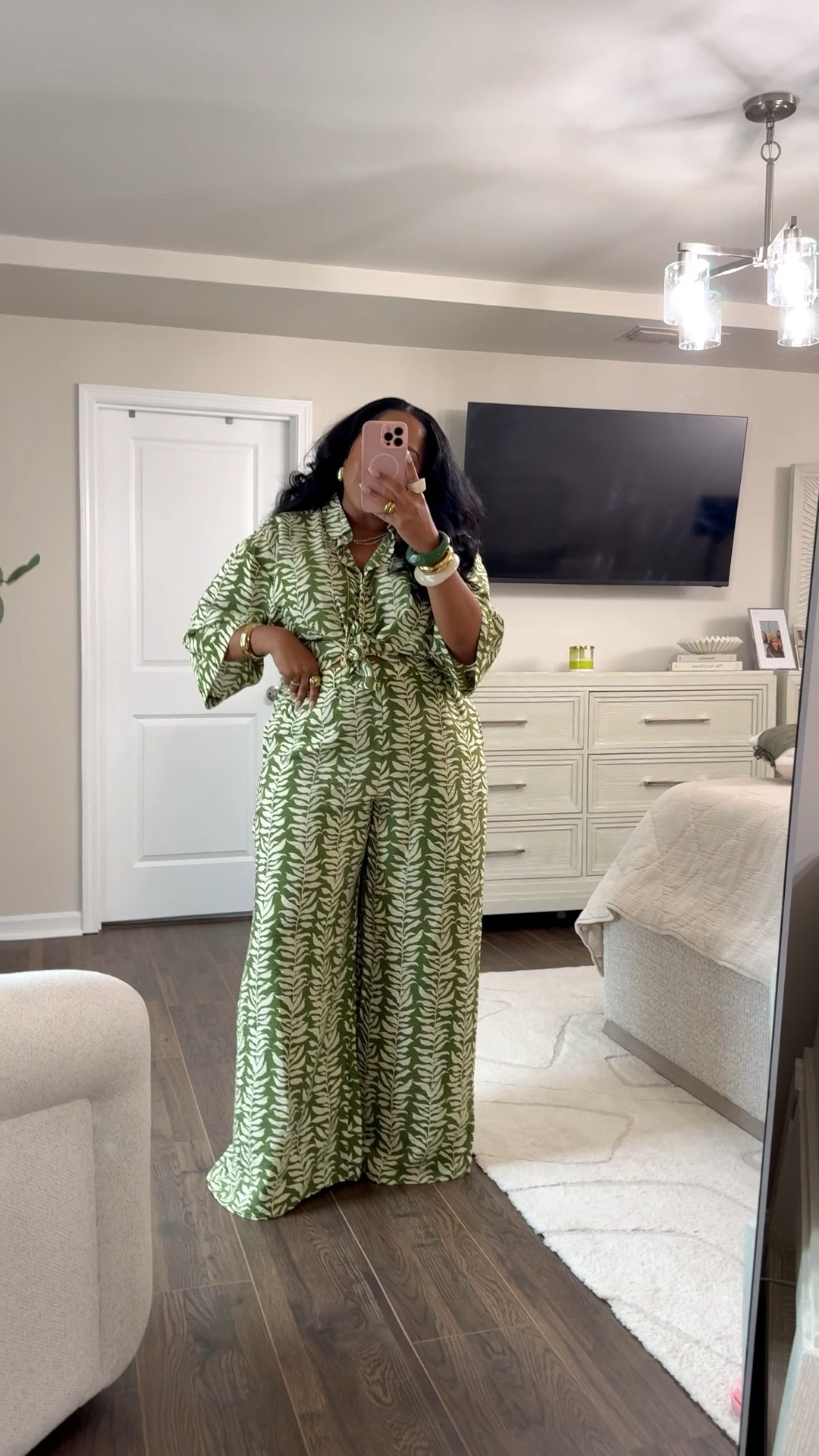 Loving this easy summer look 💚✨ The set is from @Macys sandals are Marc Fisher, and the fringe bag is from @ASOS .
Today’s fragrance is from @Ellis Brooklyn Isla Sirena

#Macys #MarcFisher #ASOS #LTKStyle #SummerStyle