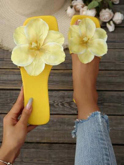 French Style Flat Flower Slip-On Slippers For Women, New Summer Outdoor Wear Fashion Sandals Suitable For Dates, Shopping, Parties, Beach Vacations, Home & Leisure | SHEIN