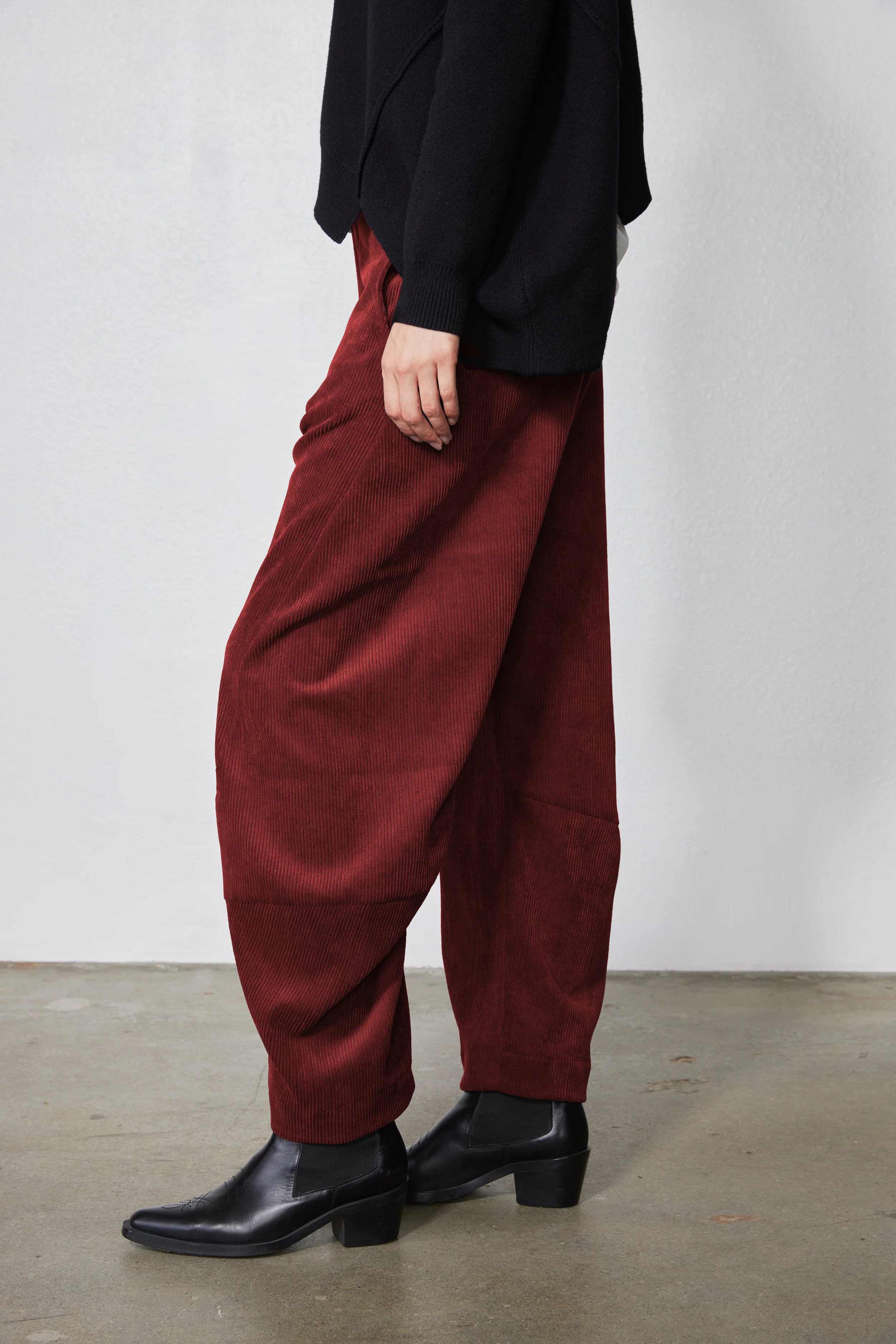 The Uptown Loose Barrel Corduroy Pants | Ruti