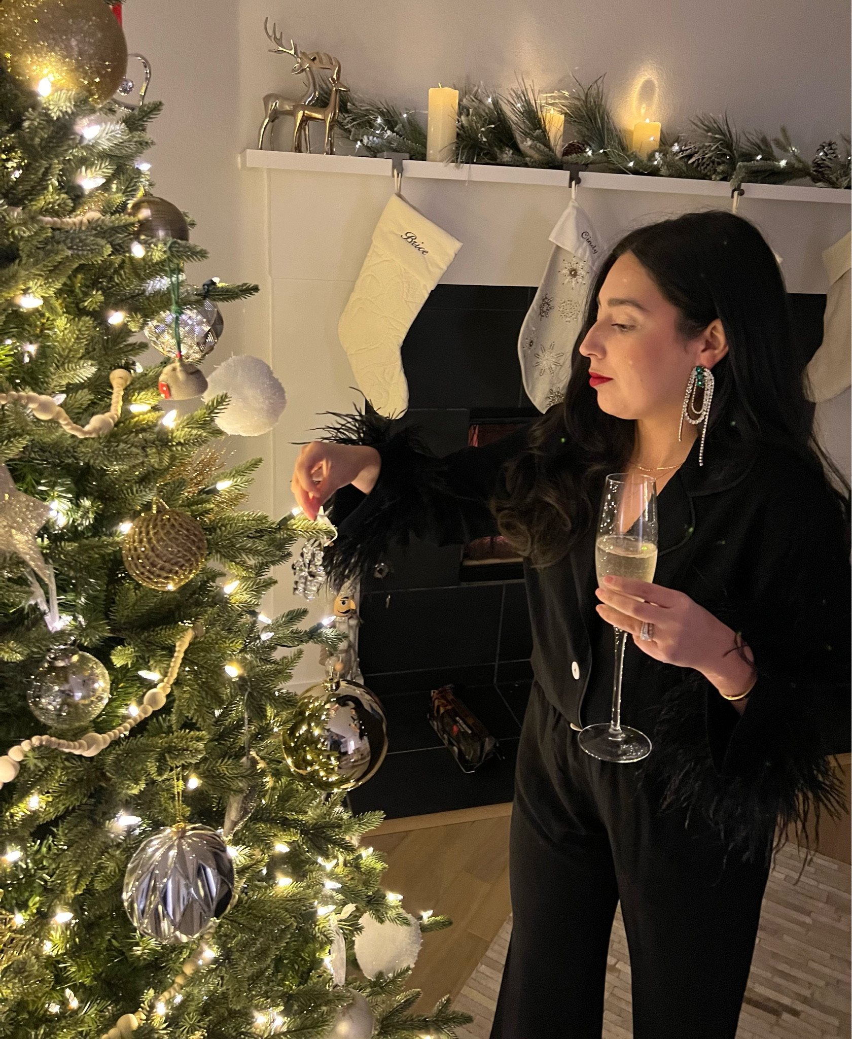 These feather pajama pants are a must for the holiday season 

Holiday party
Christmas outfit
Christmas Eve
Christmas party 

#LTKSeasonal #LTKHoliday #LTKstyletip