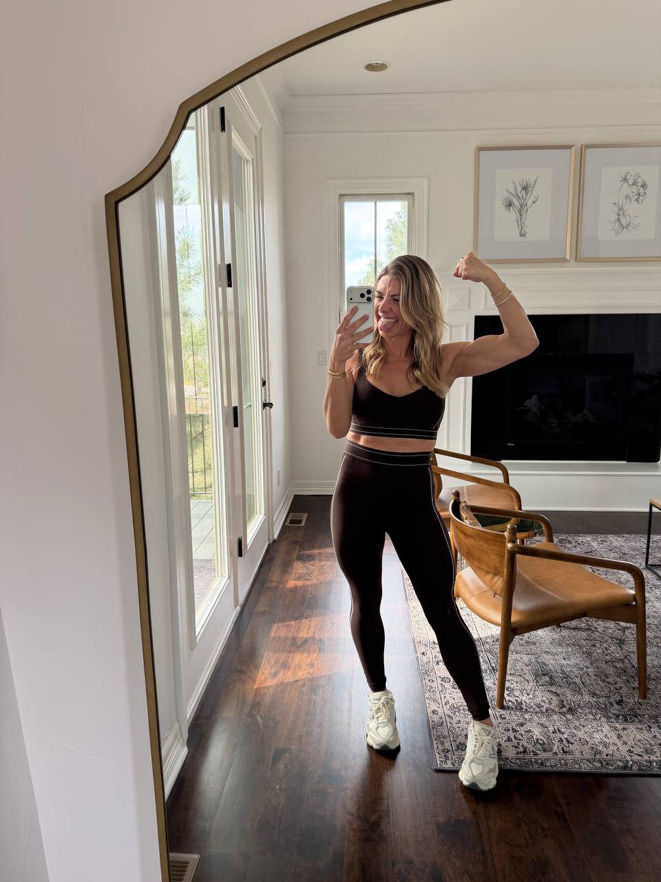 My Abercrombie workout set is serving comfy and cute, and yes, it is on sale today. XS in leggings, M in top, because balance is a lifestyle. 💖✨🔥

#abercrombie #abercrombiefit #workoutset #activewearsale #gymoutfit #leggings #workouttop #ltkfinds #ootdstyle #athleisurestyle 

 #LTKootd #LTKActive #LTKSaleAlert