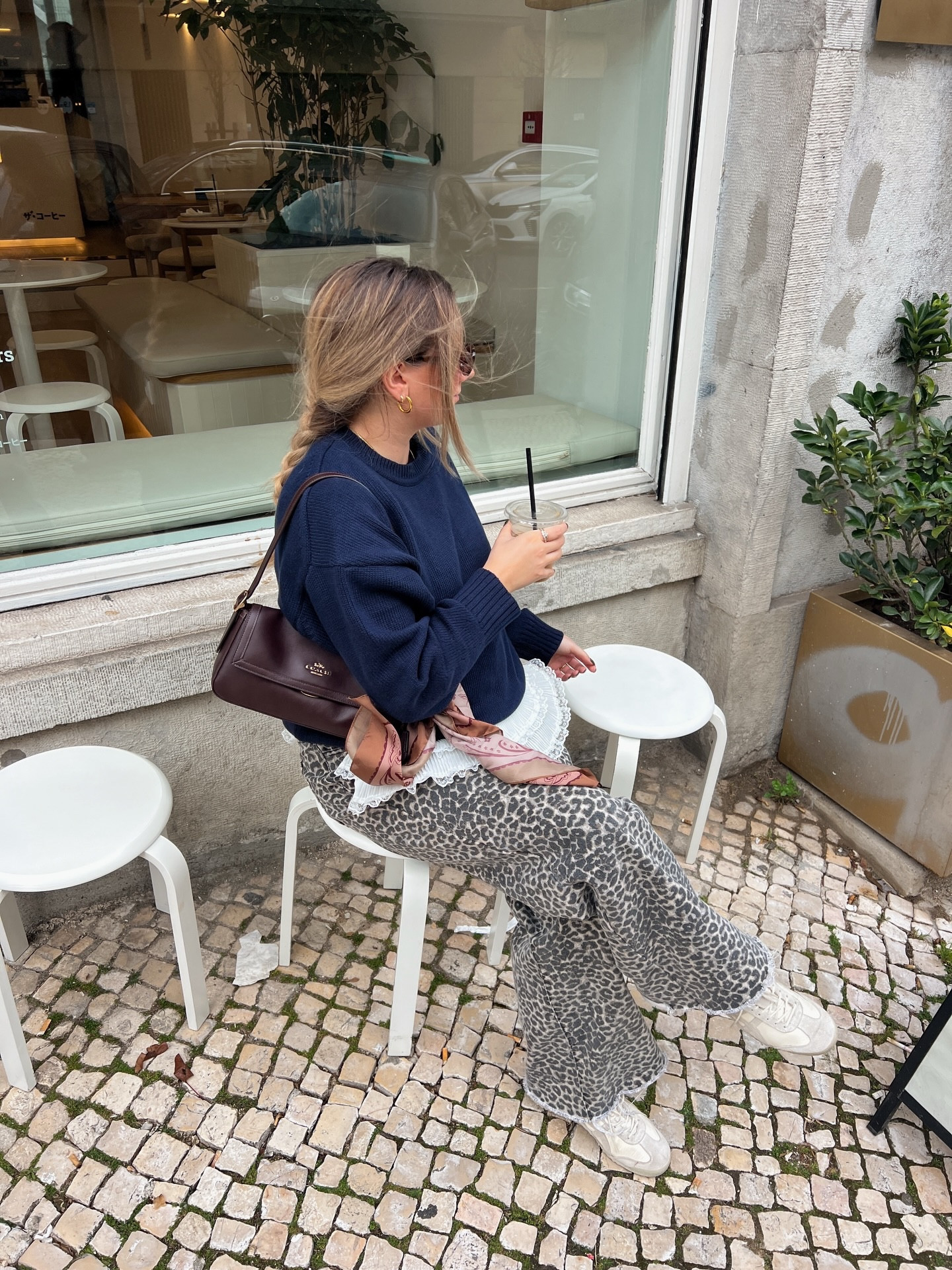 lisbon bits n bobs ✨

can we appreciate the spring outfit with leopard print jeans and an oversized navy knit! i’ll also be posting a lil lisbon guide soon so stay tuned :)