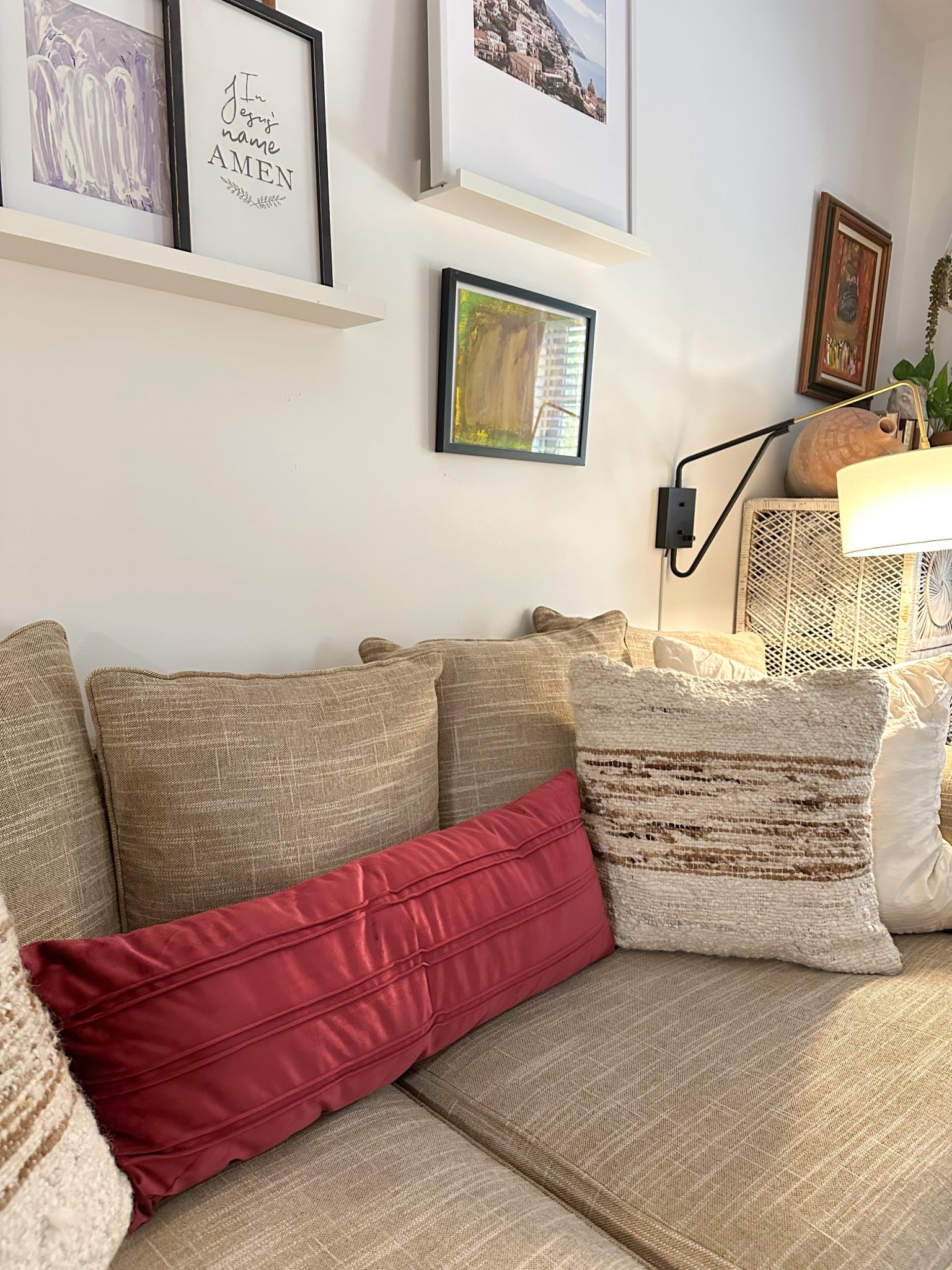 My Texas house Christmas pillow from Walmart under $20
I am using it year round 


#LTKHome #LTKFindsUnder50 #LTKHoliday