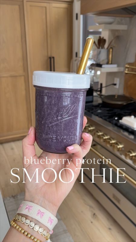 EATS \ blueberry protein smoothie🫐🫐 This baby is packed with 30 grams of protein helping me get to my goal of 130 grams a day🙋🏻‍♀️ Comment “RECIPE” to get it sent to your DMs!!



#LTKhome #LTKfitness #LTKVideo