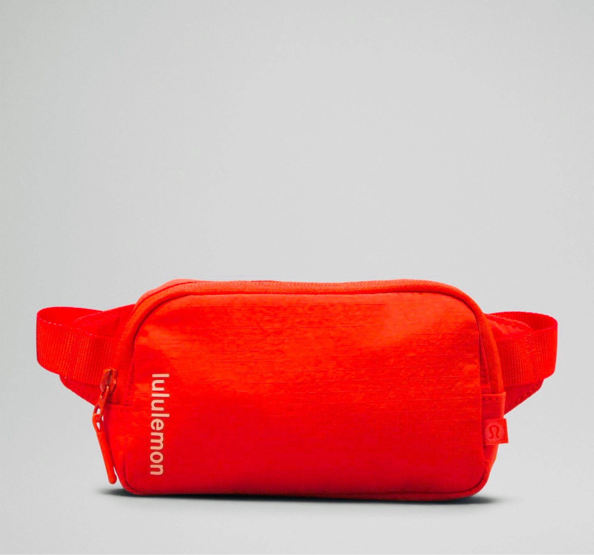 New Lululemon belt bag size! Love this red color! It also comes in Khaki. Super affordable at $38 👏☺️Perfect for errands to keep your wallet and phone safe. 😍 Hurry grab one this will sell out! 



#ltkstyletip #beltbag #lululemon #lululemonbeltbag #minibeltbag #redbag #travelbag #ltkfit #ltkworkwear #tlkunder100

#LTKitbag #LTKunder50 #LTKtravel