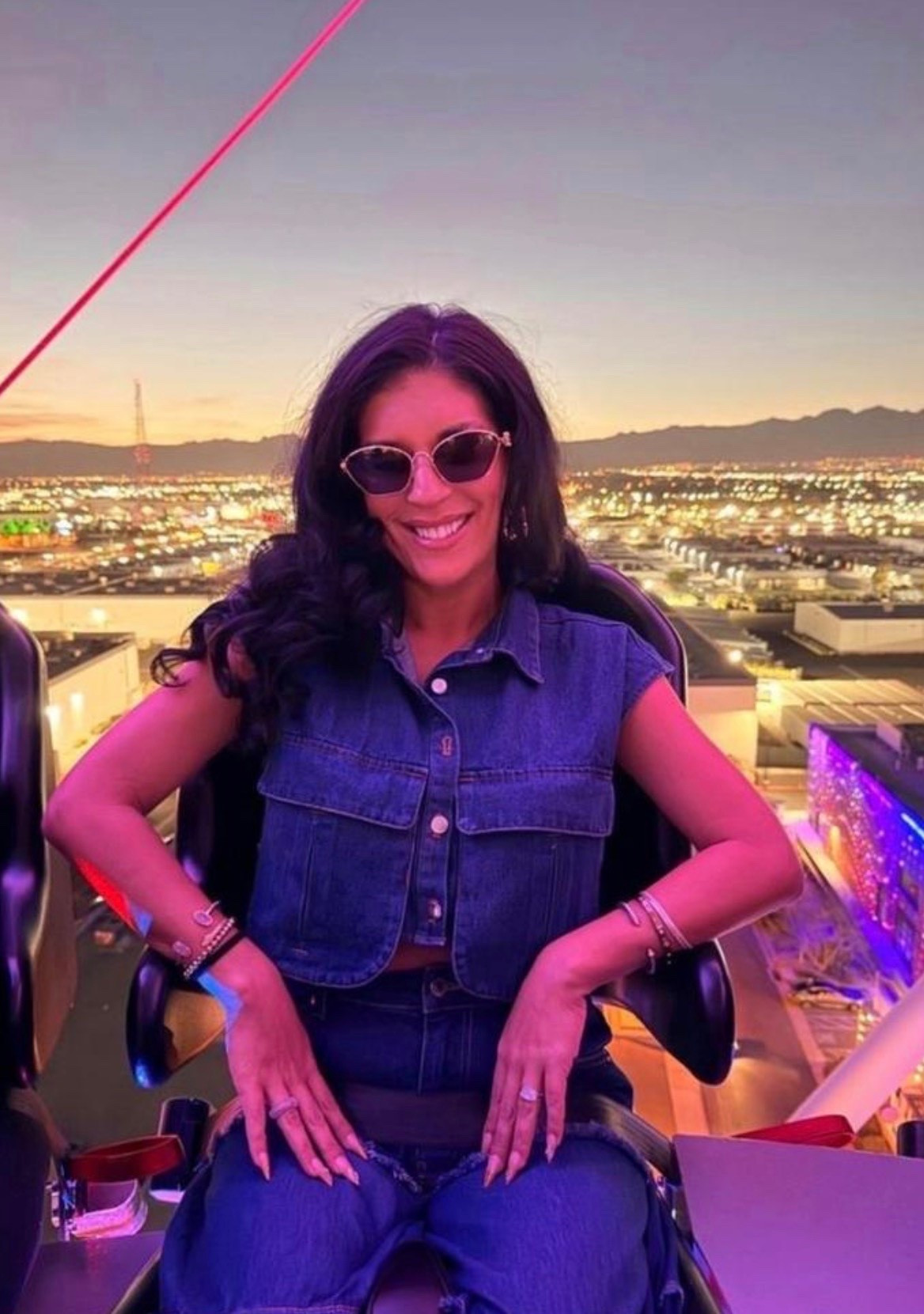 Denim on denim, but make it a moment! 💙✨ Loving this matching denim set paired with chic sunglasses and silver accessories. A fun, laid-back look for a night out with a view!
#DenimOnDenim #MatchingSet #DenimOutfit #DoubleDenim #CasualChic #OutfitInspo #StreetStyle #DenimStyle