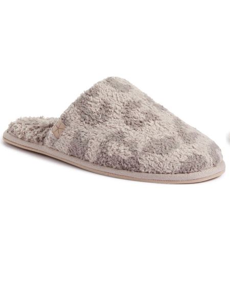 Give all cozy gifts this season!😌These Barefoot dreams slippers are on sale! This cute leopard print comes in 3
colors!😉Totally makes great gifts!


#ltkstyletip #ltkseasonal #ltksalealert #ltkhome #nordstrom #leopardprint #cozy #cozystyle #slippers #cozyslippers #fallstyle #winterstyle

#LTKshoecrush #LTKunder100 #LTKGiftGuide