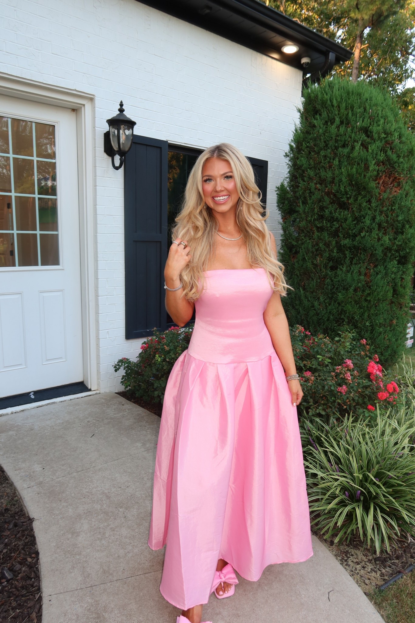 The cutest pink wedding guest dress!!🩷