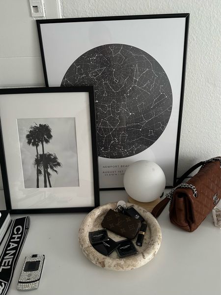 STUDIO APARTMENT CONSOLE TABLE: the map print is by Mapiful, the baskets are Home Goods. Everything else is linked for your home decor inspiration. Amazon, IKEA, and H&M home.