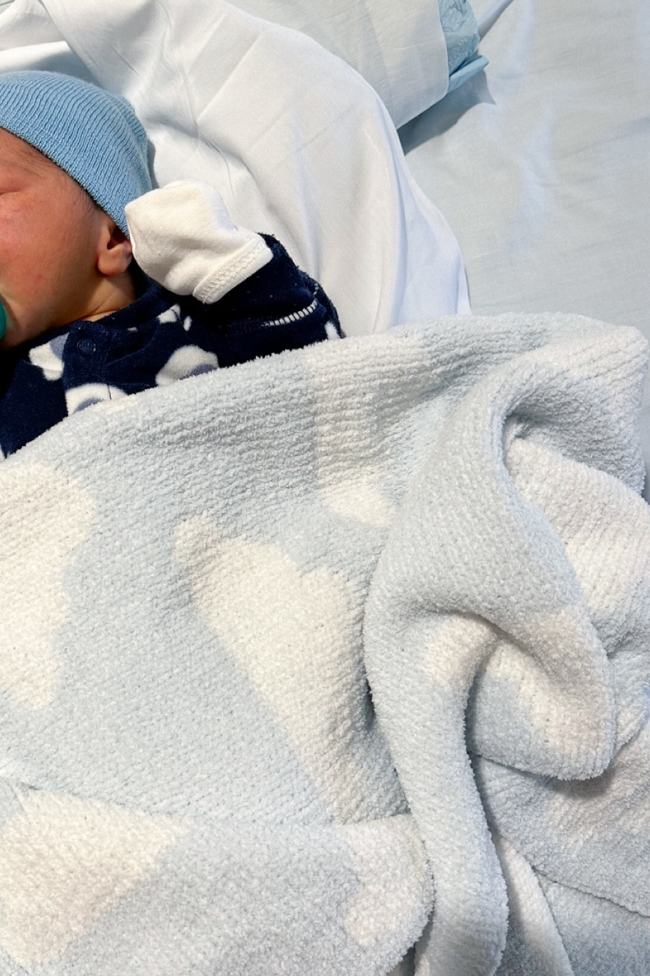 The softest blanket! Im obsessed. I use it so much I have to clean it often :) 

Your baby will love it too! 

Barefoot dreams dupe 🩵

#amazonbaby #amazonfinds #momlife #babyfinds 

#LTKFindsUnder50 #LTKBaby