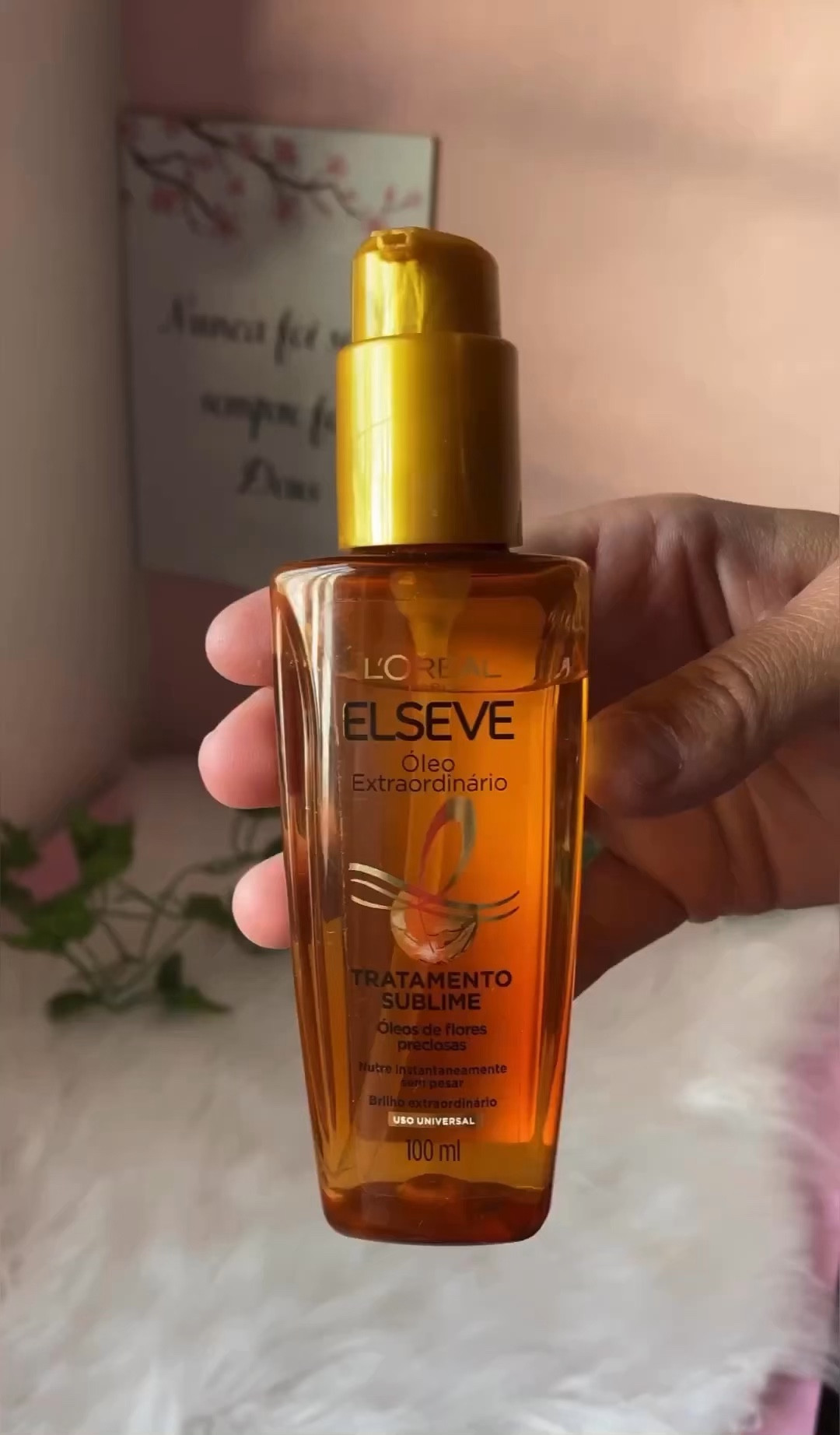 #Repost @lanee_moreira with @use.repost
・・・
Você já sabia de todas essas funções do óleo extraordinário da Elseve?

Meu xodozinho confesso que não gosto muito do cheiro mais deixa o cabelo de milhões!



#LTKbrasil #LTKbeauty #LTKfamily