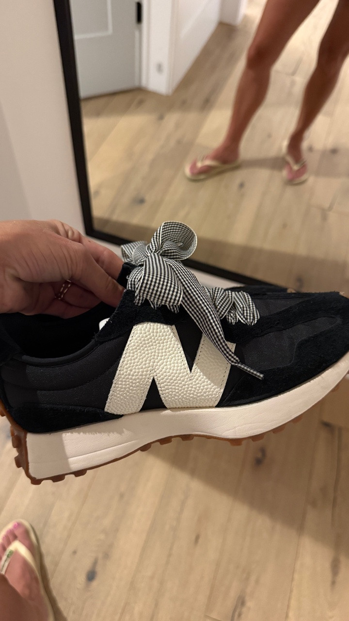 Love these new balances and swapped out the laces for some inexpensive Amazon ones!