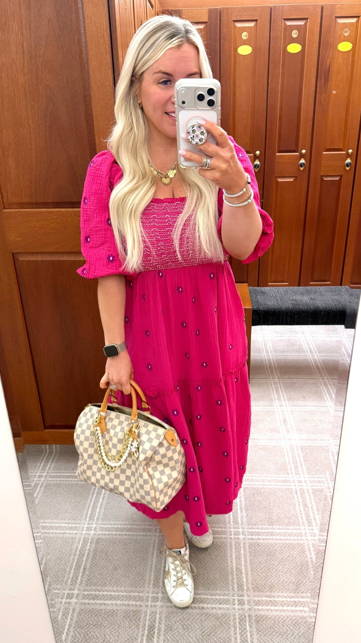 Tomorrow is the big 4-0 ! Today I went to lunch with my girlfriends to celebrate 🎉 

I LOVE this Amazon dress so much that I have it in four colors 

This color is “rose”

Amazon fashion 
Spring dress 


#LTKootd #LTKmomlife #LTKPetite