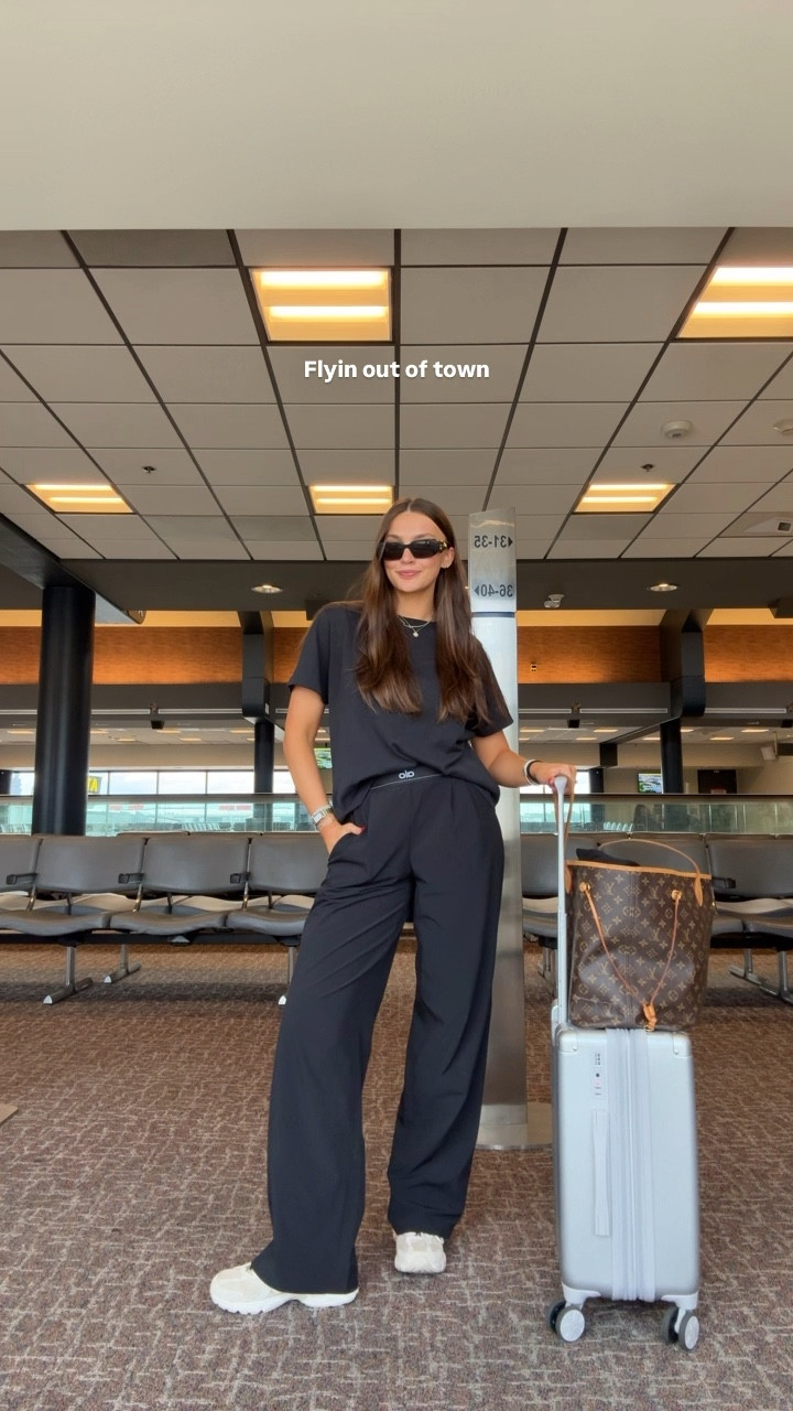 Cutest airport outfit! 

#LTKStyleTip #LTKTravel #LTKSaleAlert
