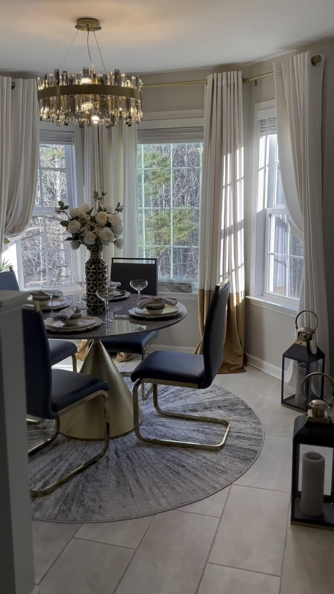 Shop my kitchen nook decor/drapery

#LTKHome