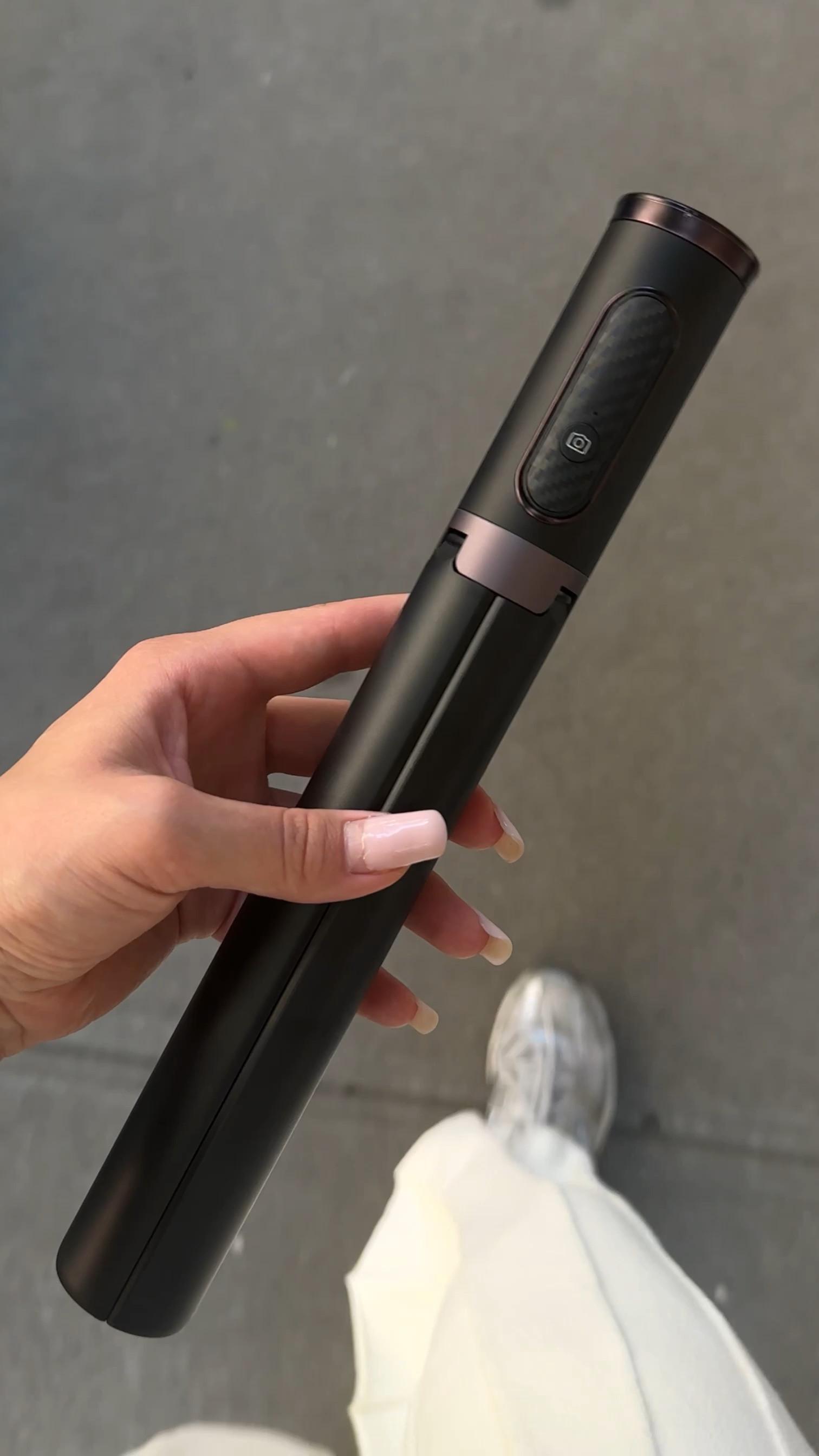 My perfect photography companion! This super compact, user-friendly tripod is always by my side🫐💙