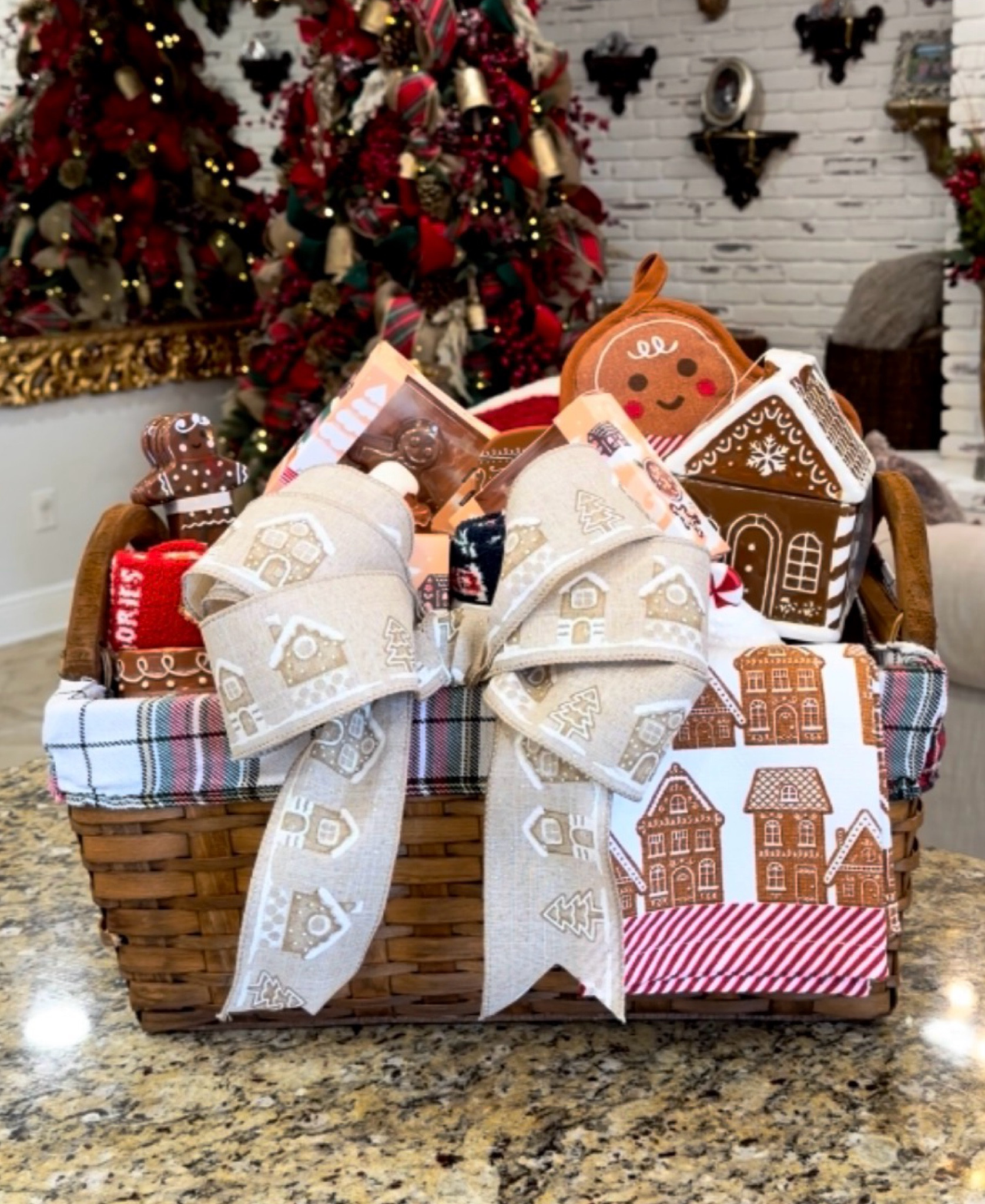 Create the cutest gingerbread-themed basket 🎄🤎

#LTKFindsUnder50 #LTKSeasonal #LTKGiftGuide