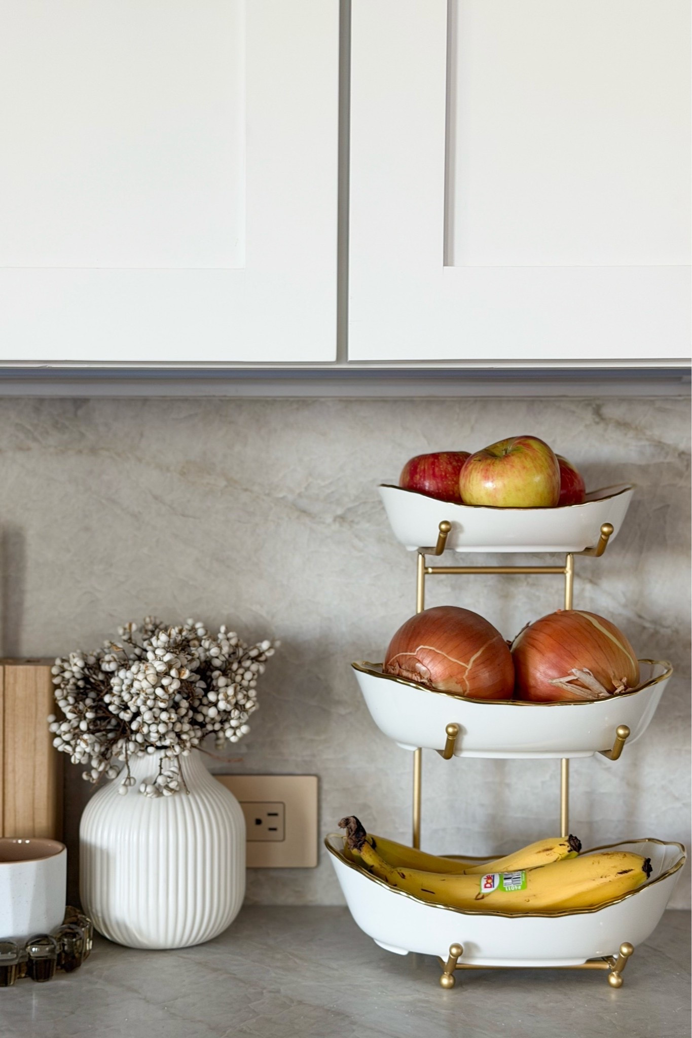 This has to be the prettiest fruit bowl ever, right?

Home, home finds, home decor, home accents, kitchen, kitchen decor, fruit bowl

#LTKHome #LTKSeasonal