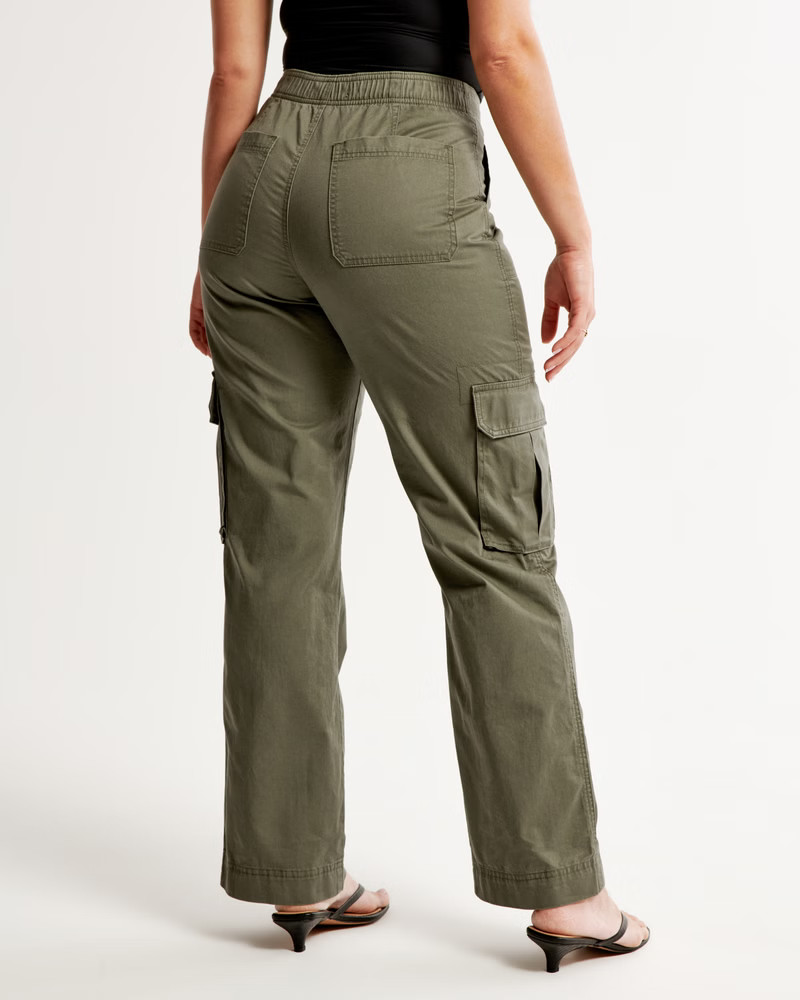 Women's Curve Love Relaxed Cargo Pant | Women's Bottoms | Abercrombie.com | Abercrombie & Fitch (US)