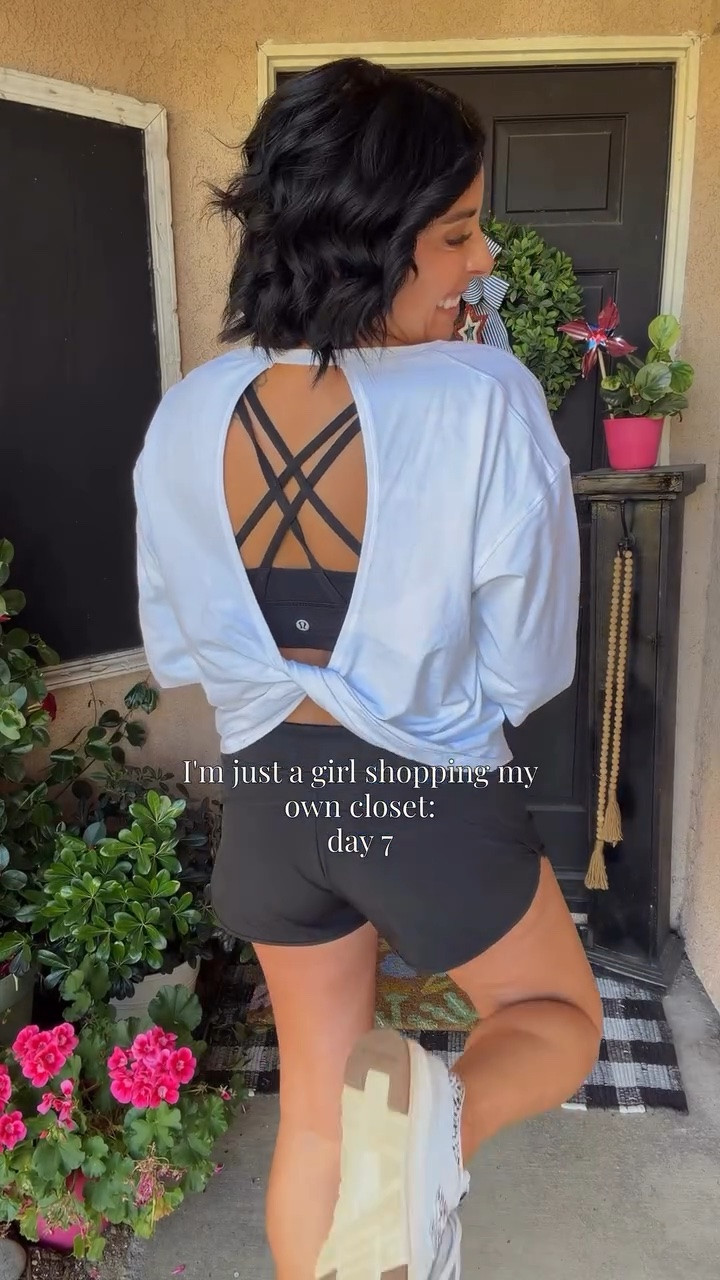 Welp!!!! It’s inevitable when wearing a white shirt for me, but this white shirt is worth it!!! it is one of my favorites for working out or just doing errands🙌🏼

I have this constant urge to buy something new… and then I remember I have a whole closet full of cute things I never wear.

So here’s me actually wearing what I already own. No new purchases. Just pieces I forgot existed and outfits that make me feel good.

Comment SHOP and I’ll send you the link to my Monday look!!