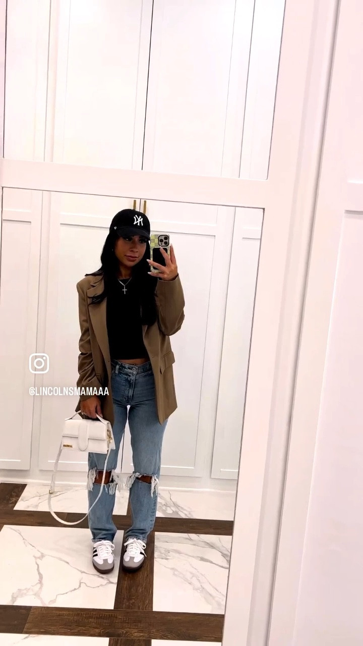 XS top. 0 short in jeans. Also available in curve love + they’re on sale today! Sneakers run tts. Blazer is zara- linking an Abercrombie one that is the same fit! 

Abercrombie jeans
Neutral outfit 
Neutral fashion
Petite fashion
Simple outfit 
Wedding Guest
Taylor Swift Concert
Spring Dress
Maternity
White Dress
Jeans
Vacation Outfit
Travel Outfit
Nursery
Swim
Amazon finds
Baseball cap
Denim jeans
Best jeans 

#liketkit #LTKcurves #LTKstyletip #LTKfit


#LTKbeauty #LTKshoecrush #LTKunder50