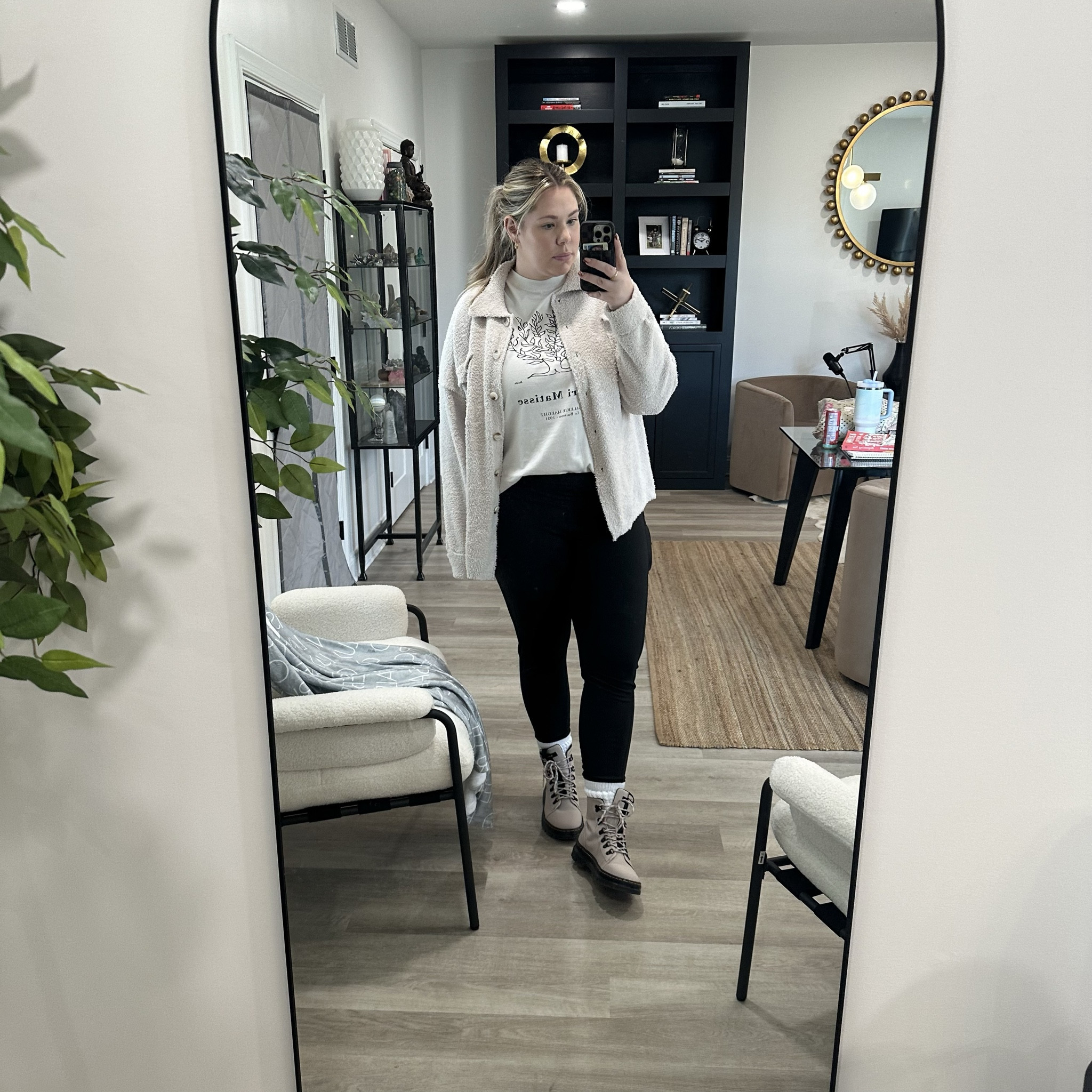 First pair of Doc Martens 🖤 normally 8.5, got a 9. Didn’t need to size up 🥴😂 fuzzy shocket in the color stone 🫶🏼

#LTKSeasonal #LTKmidsize #LTKplussize