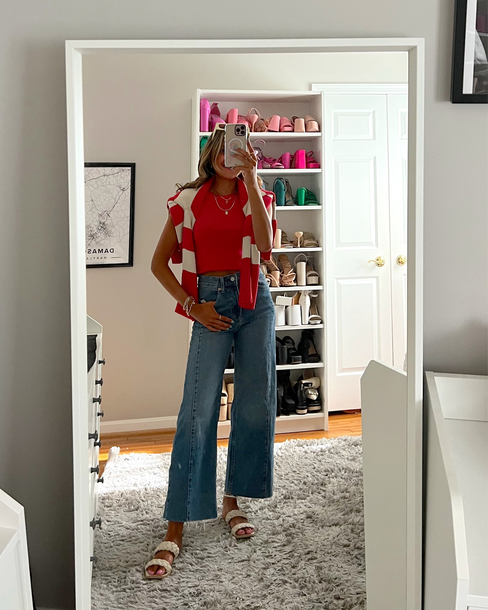 European summer capsule wardrobe with gap pieces. get 40% off everything + 50% off shorts right now. 🍝🇮🇹✨

wearing a XXS tank and 00 jeans 