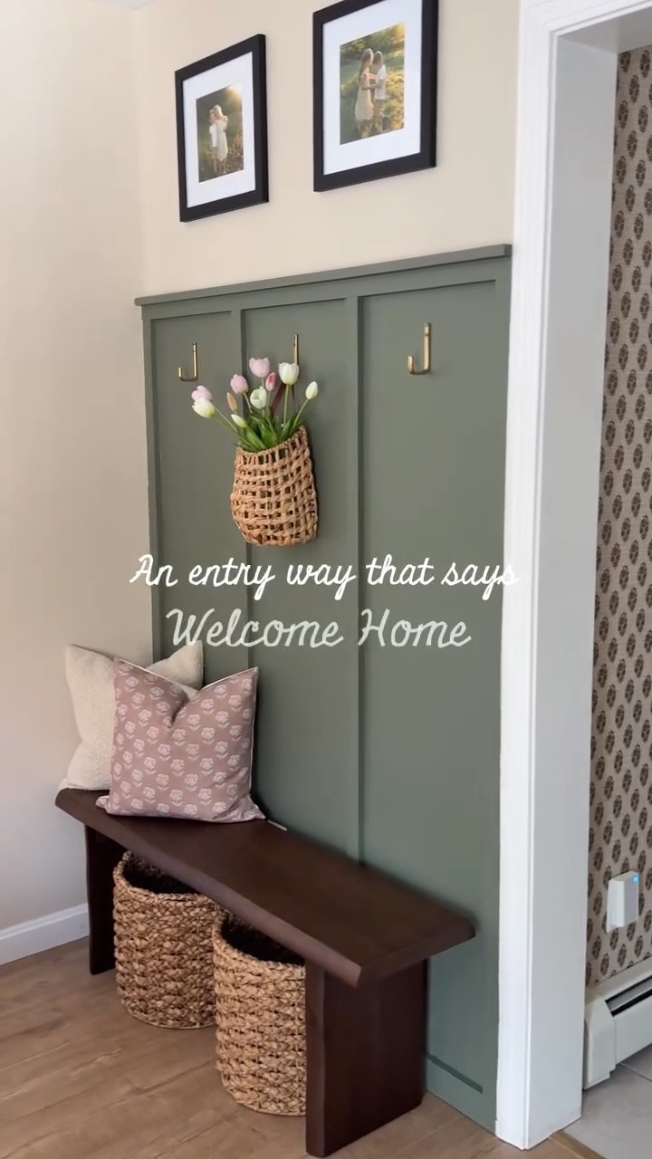 A pretty little space that welcomes you home and welcomes your guests 🏠 

Comment ENTRY for 🔗 

#smallspaces #entrywaydecor #entrywayinspo #entrywaydesign springdecor