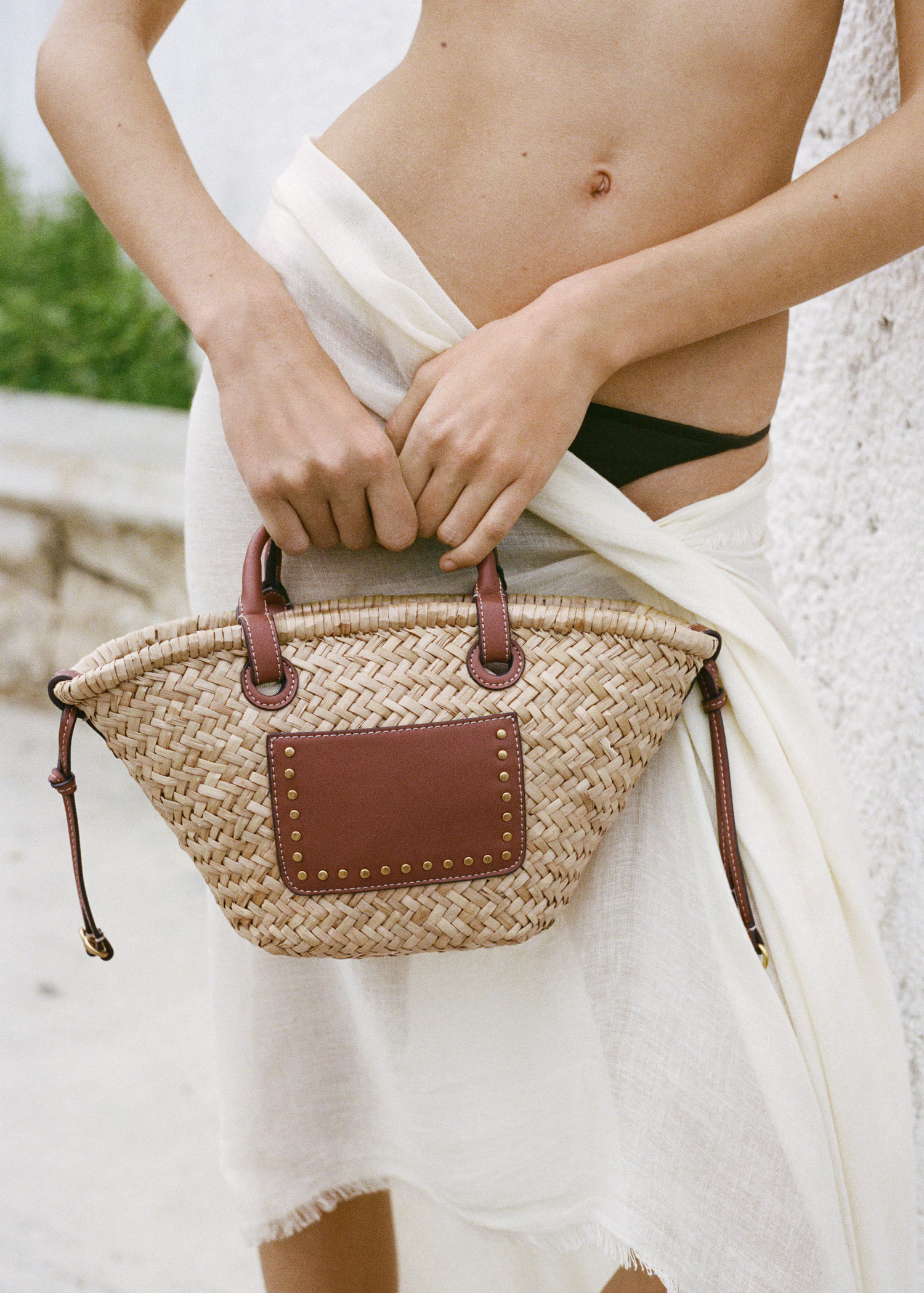 Small double-handle natural fiber basket - Women | MANGO USA | Mango (US/MX/AU)