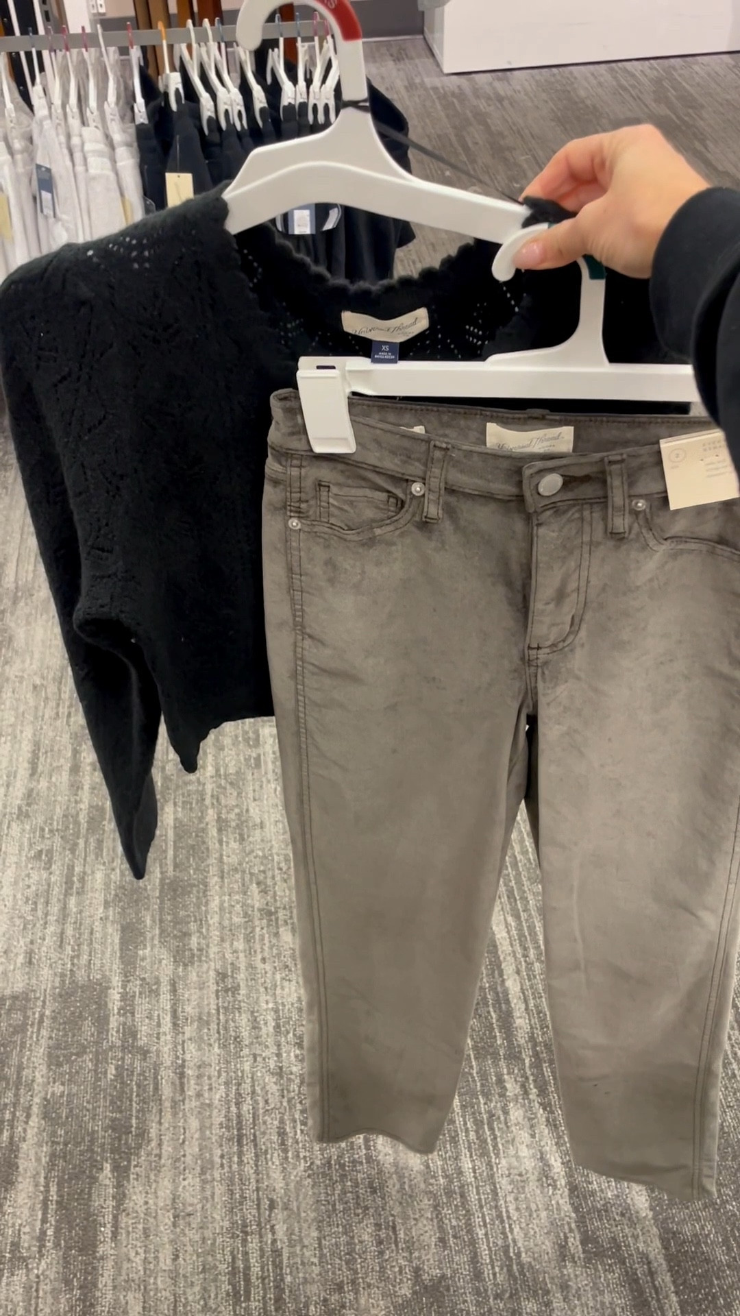 Big fan of velvet pants. These straight legs are classic and soft. The run small so might need to size up 

#LTKHoliday #LTKFindsUnder50 #LTKSeasonal