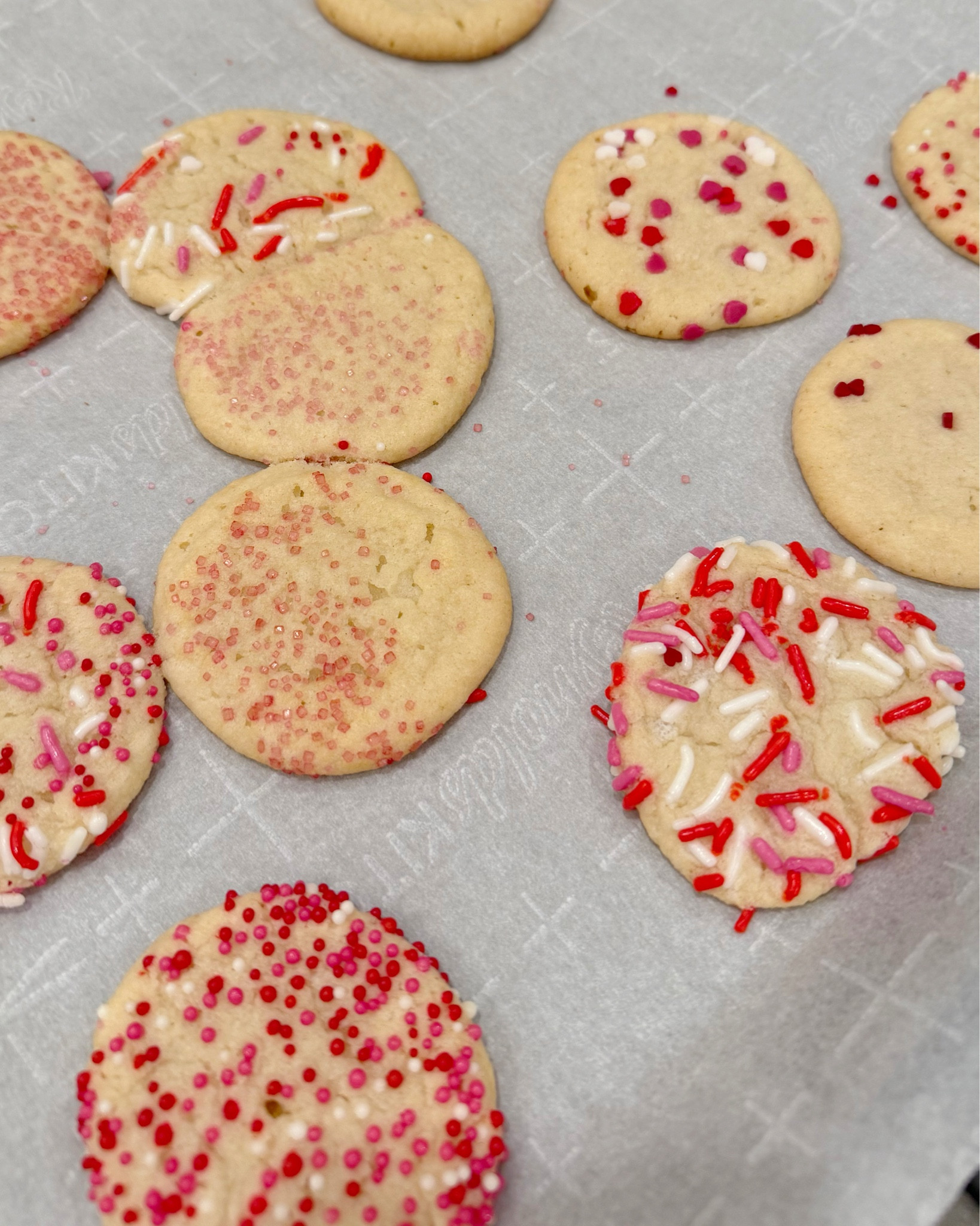 Fun and easy Valentine’s cookies! 💗❤️



Valentine’s Day things, kids activities 


#target 

#LTKSeasonal #LTKHome #LTKKids