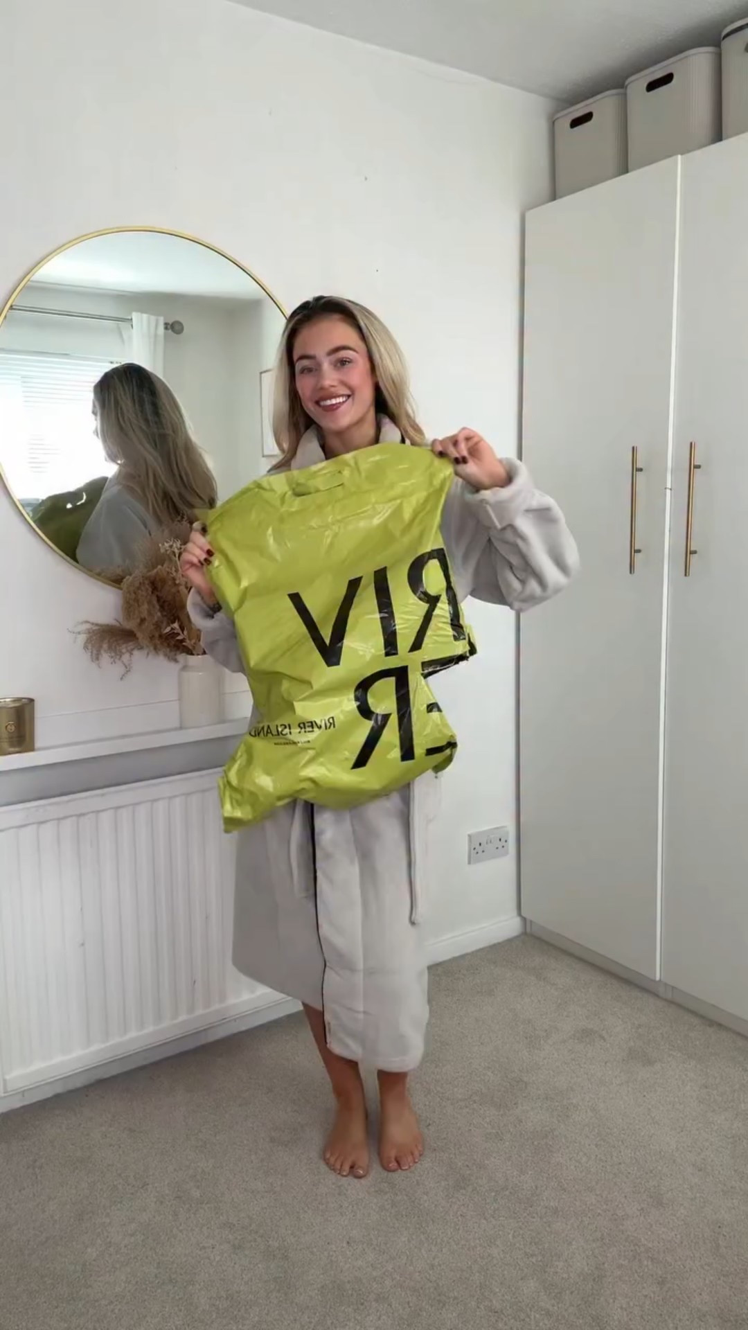 GRWM 🐻 @riverisland 

Comment LINKS to be sent the links straight to your DMs 🫶🏼

#fyp #foryoupage #trending #ootd #fashion #outfitideas #explorepage #outfitstyling #ootn #riverisland #grwm #grwmoutfit #riverislandhaul