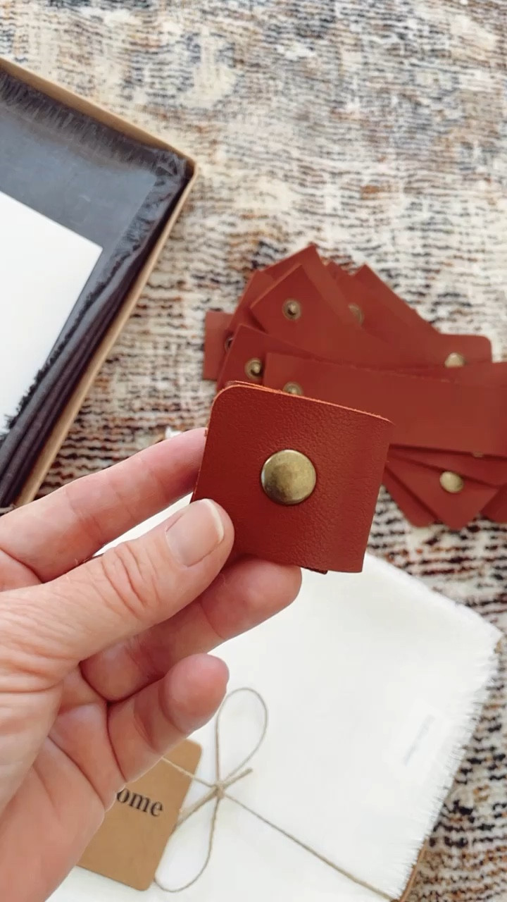 Love how these colors are all working together! 👏🏻

#napkinrings #placemats #napkins #linen #tablesetting #tablecloth #tabledecor

#LTKhome