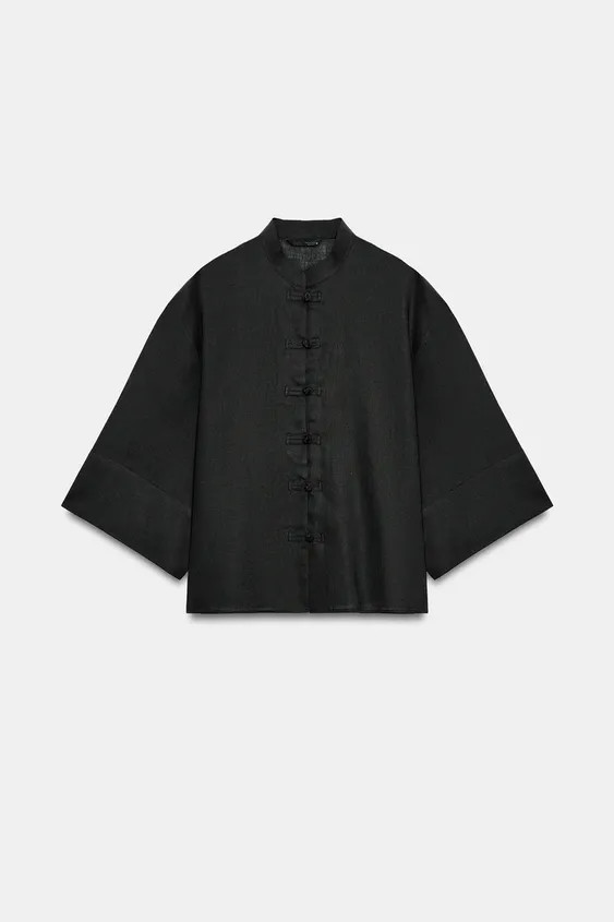 Model height: 176 cmShirt made of linen. Round neckline and sleeves below the elbow. Front closur... | Zara Canada
