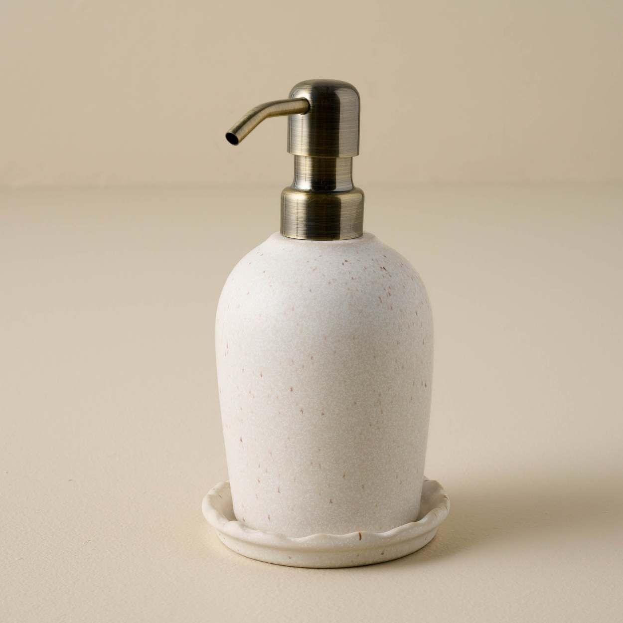 Faye Ceramic Soap Dispenser | Magnolia