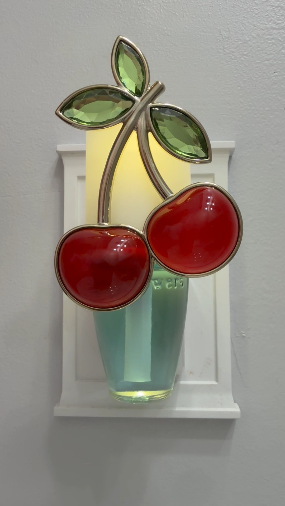 How cute is this little WallFlower from Bath & Body Works?! 

They have so many cute new variations, now with adjustable night light and scent! 

I love the cherries 🍒 with the green jewels as the leaves! It’s a bonus being able to adjust how much scent pumps out as sometimes it can be overpowering in smaller spaces. 

All variations are linked below!😍

#LTKPets #LTKFamily #LTKHome