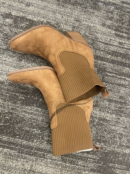 Universal Thread pull-on ankle boots
Soft fabric cuff at ankle
Pointed toe


#LTKshoecrush #LTKstyletip #LTKfindsunder100