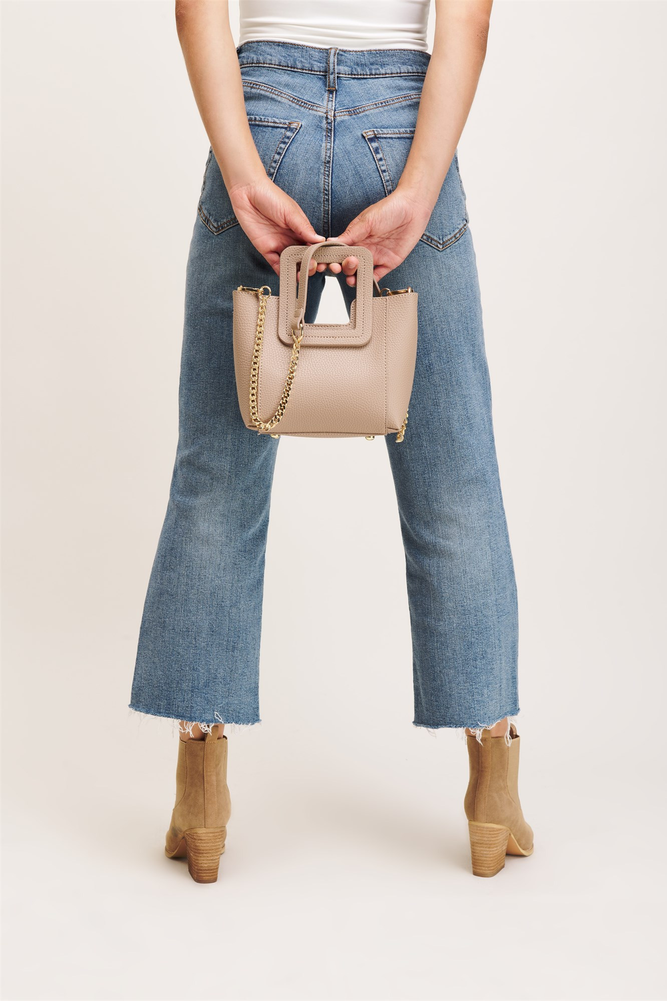 Structured Square BagWrite a review$34.95$30.00O/SSize chartadd to bagFind in store This structur... | Dynamite Clothing