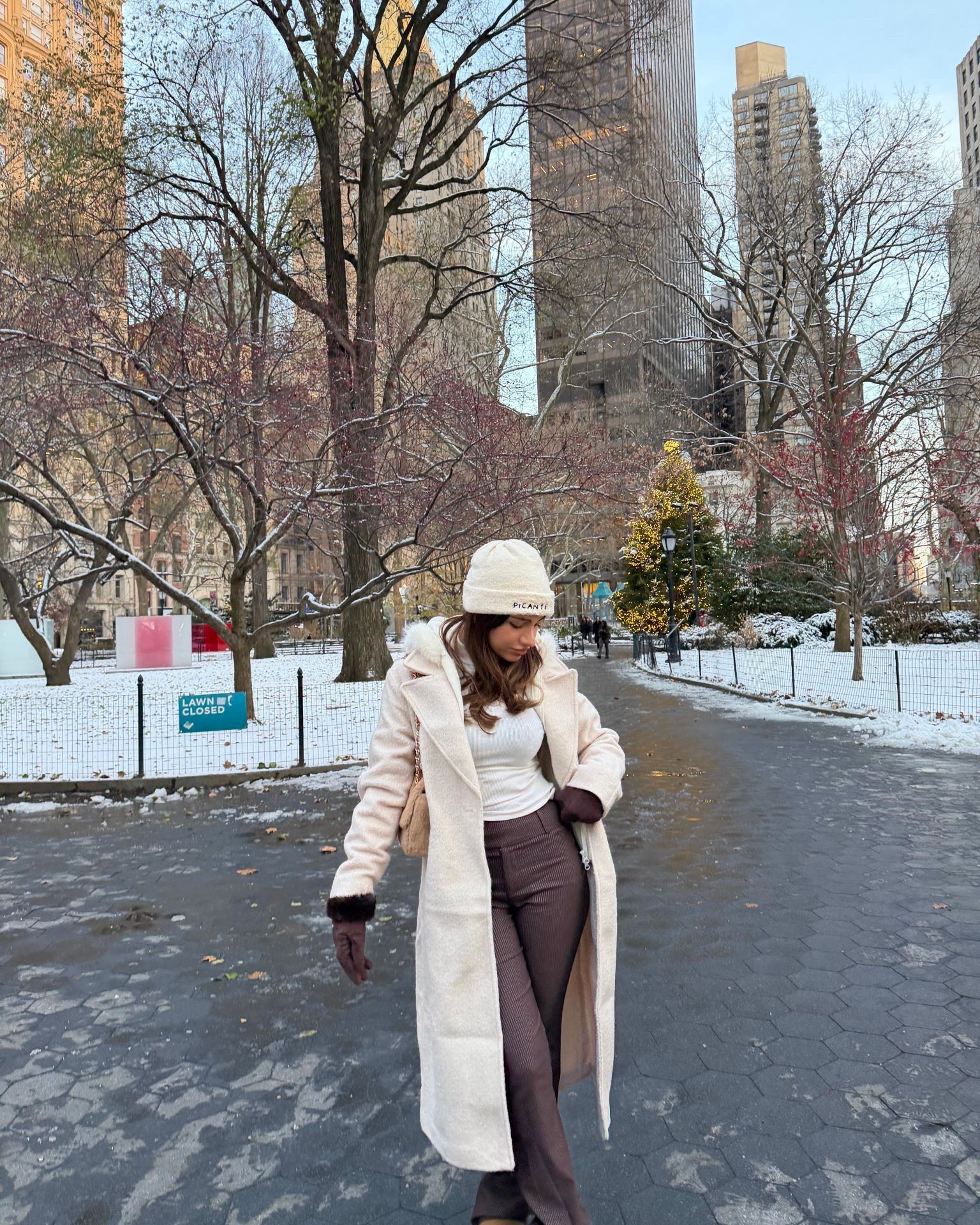 hi nyc 🚕

Wool coat, winter coat, beige coat, winter outfit, winter style, city break

#LTKuk #LTKwinter #LTKfestive