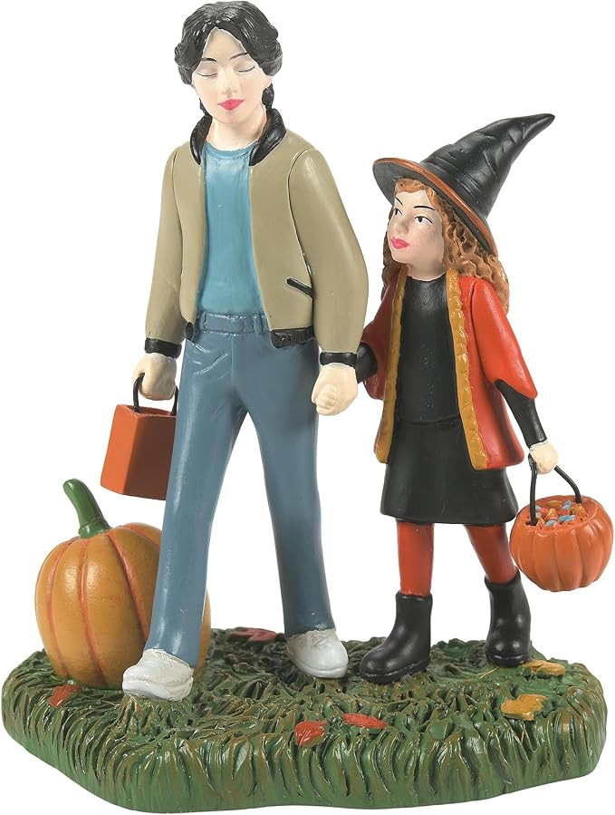 Department 56 Disney Hocus Pocus Village Accessories Max and Dani Trick or Treating Figurine, 3.1... | Amazon (US)