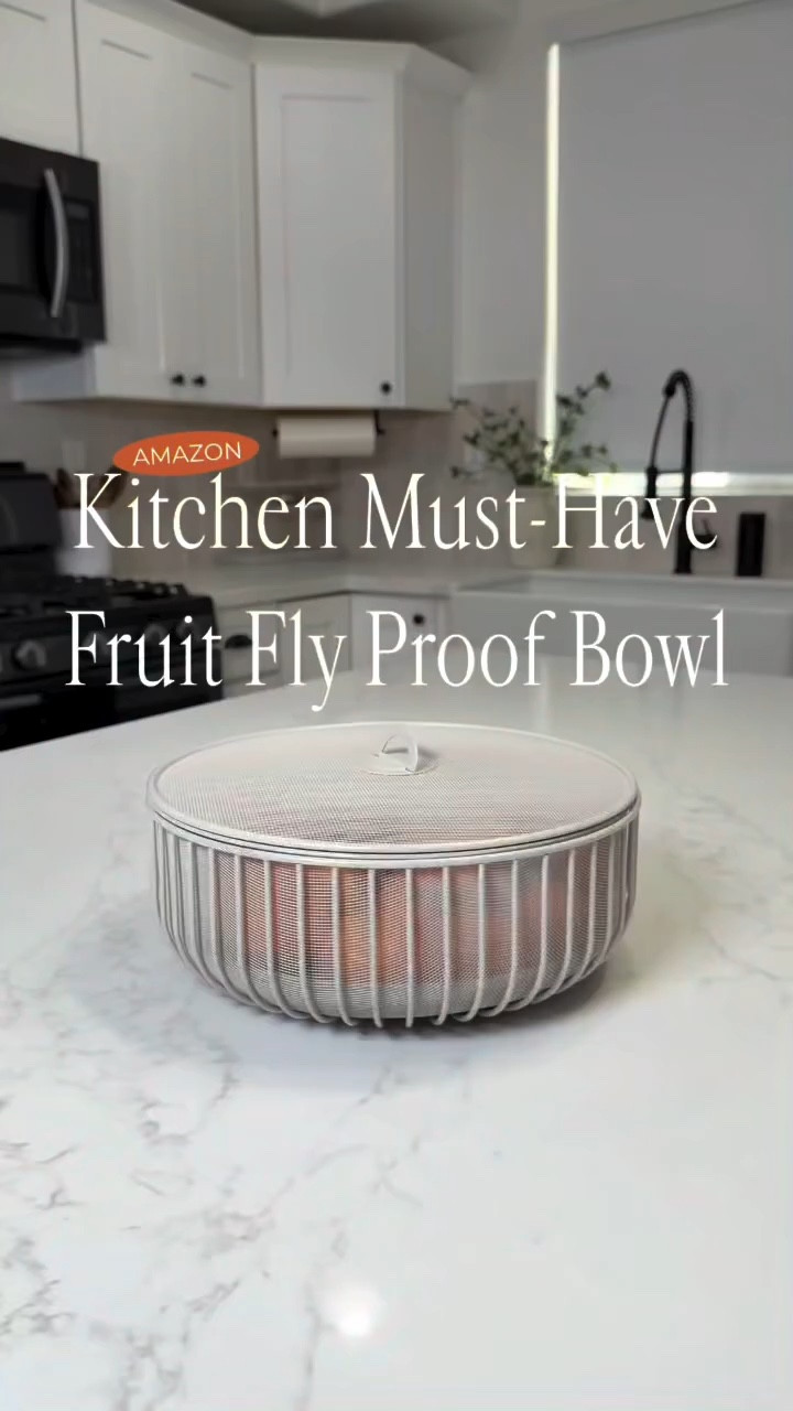 Fruit Fly Proof Bowl! 🍎🍊🍋🥝🪰🙅🏽‍♀️✨

This might be the most underrated kitchen upgrade…

A fruit bowl that actually keeps fruit flies OUT 👏
Cute, functional, and my counters finally feel clean again! 

Comes in a few different colors and they are stackable! 

#neatlyembellished #amazonhomefinds #kitchenhacks #homefinds #organizedhome

#LTKmomlife #LTKHome #LTKdayinmylife