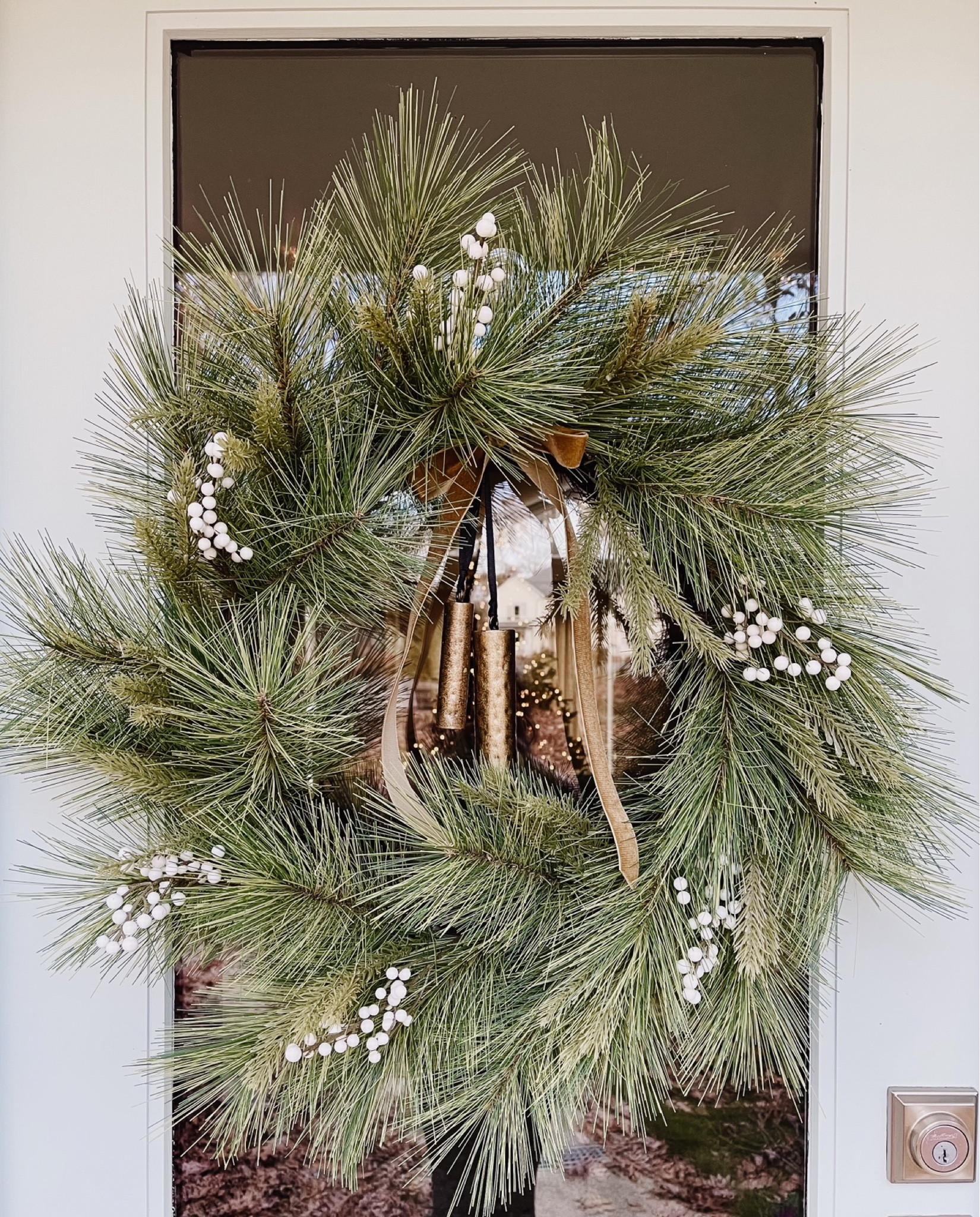 I’ve had this wreath for 4 years and it’s still the best! 

#wreath #hearthandhand #velvetribbon#LTKfindsunder50 

#LTKHoliday #LTKSeasonal