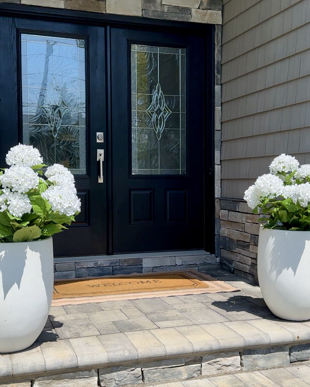 Spring summer front porch refresh. Using some faux plants this year. I always forget to water the front and they end up dead- these last forever.

#amazon #target #porch #summerdecor #outdoorliving #outdoorrug #planter

#LTKSaleAlert #LTKSeasonal #LTKHome
