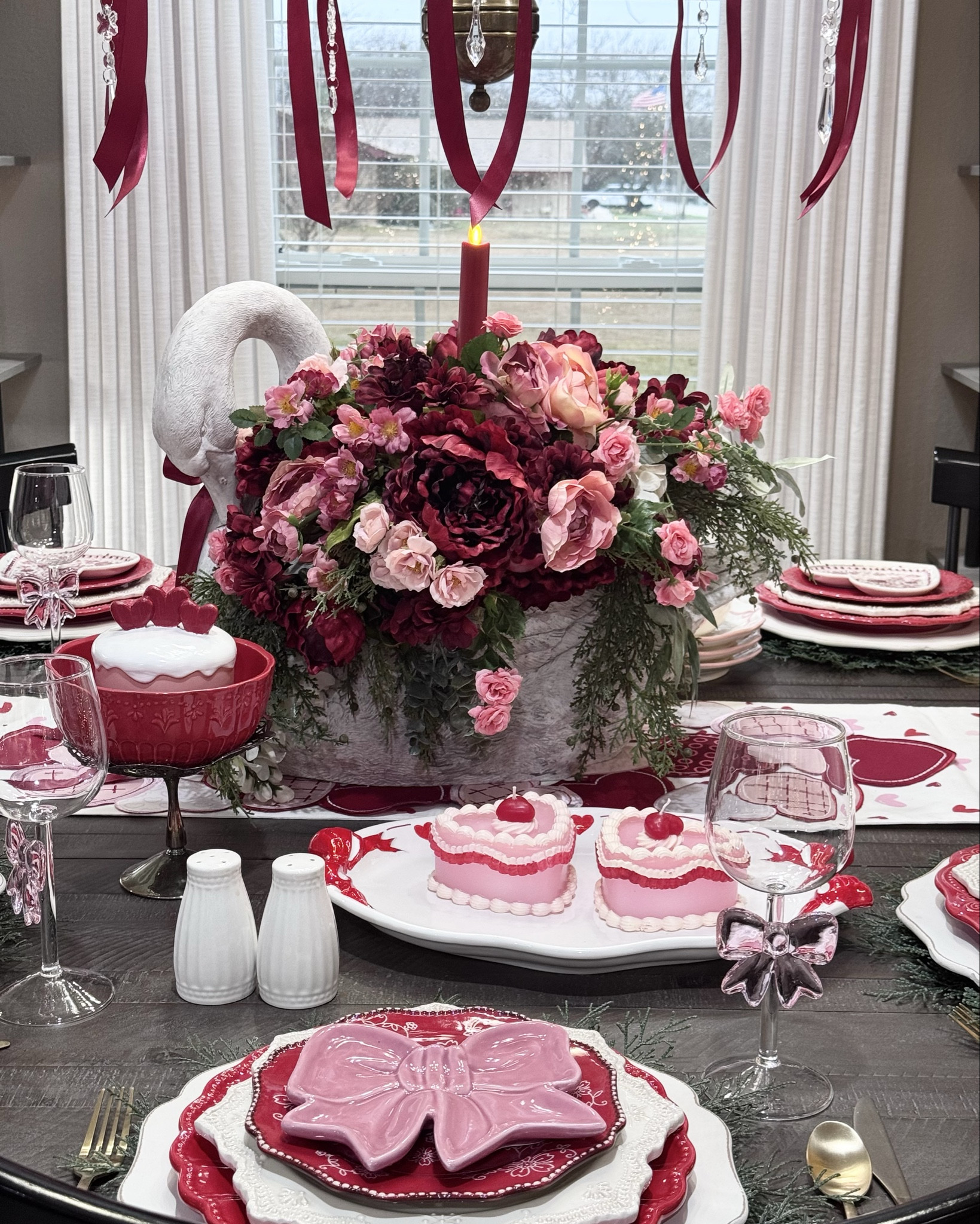Valentine’s Tablescape Inspiration 

#LTKValentine #LTKHome #LTKSeasonal