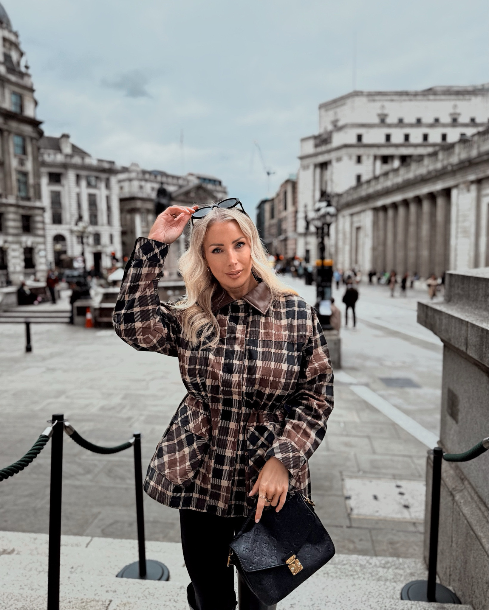 I wear size medium in jacket and size s/m in leggings 

#LTKwinter #LTKmidsize #LTKautumn