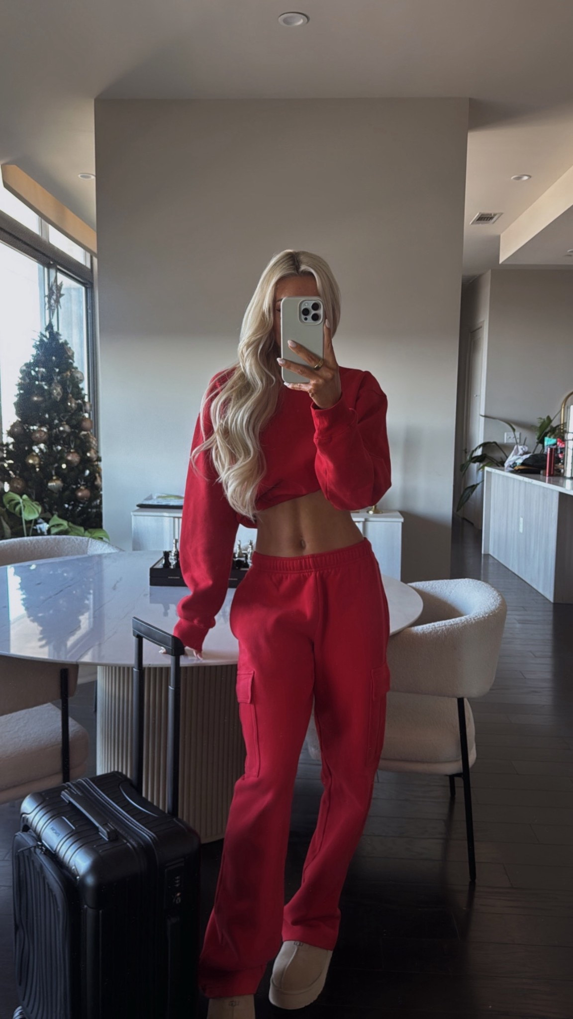 Aritzia sweats! Cargo pants are so good. Wearing a size medium in the crop and small tall in the pants.

#LTKComfy #LTKAritzia #LTKSweats 