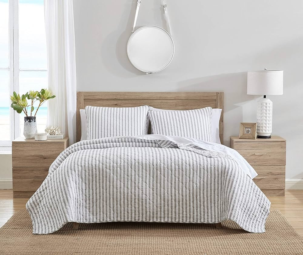 Stone Cottage - King Quilt Set, Reversible Cotton Bedding with Matching Shams, Lightweight Home D... | Amazon (US)