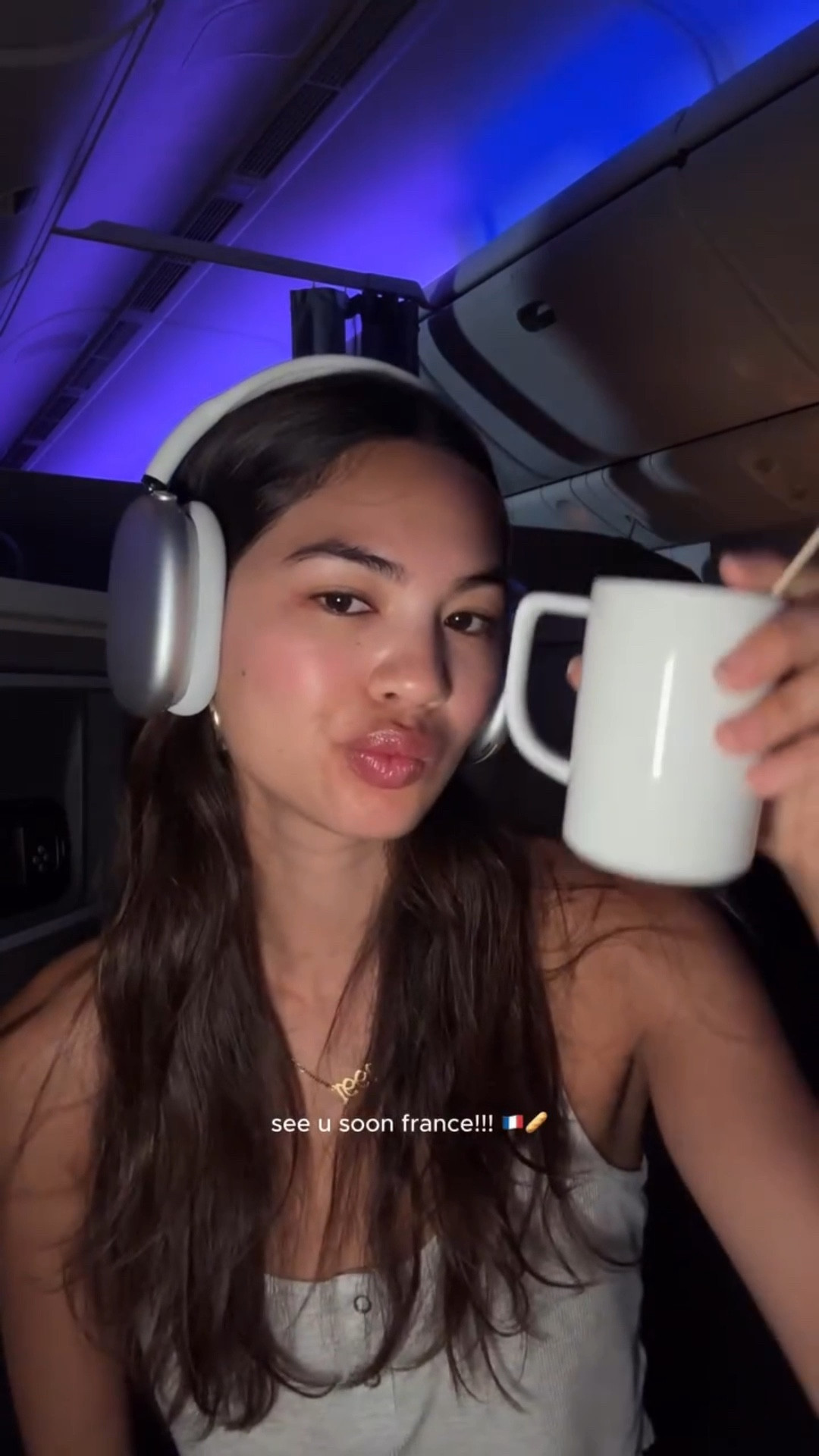 propaganda I’m not falling for is using my hands to apply skin care mid air

#LTKBeauty