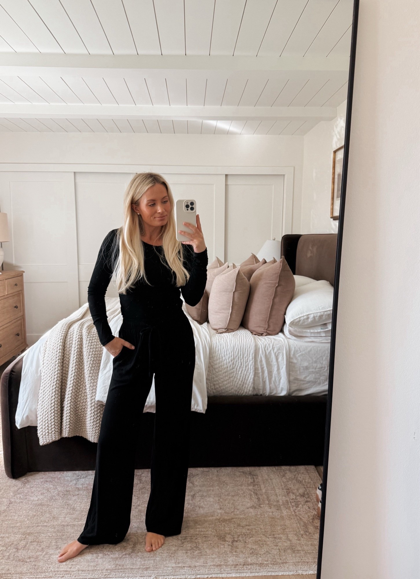 Love this cozy loungewear set from Amazon!
IN SIZE XS 