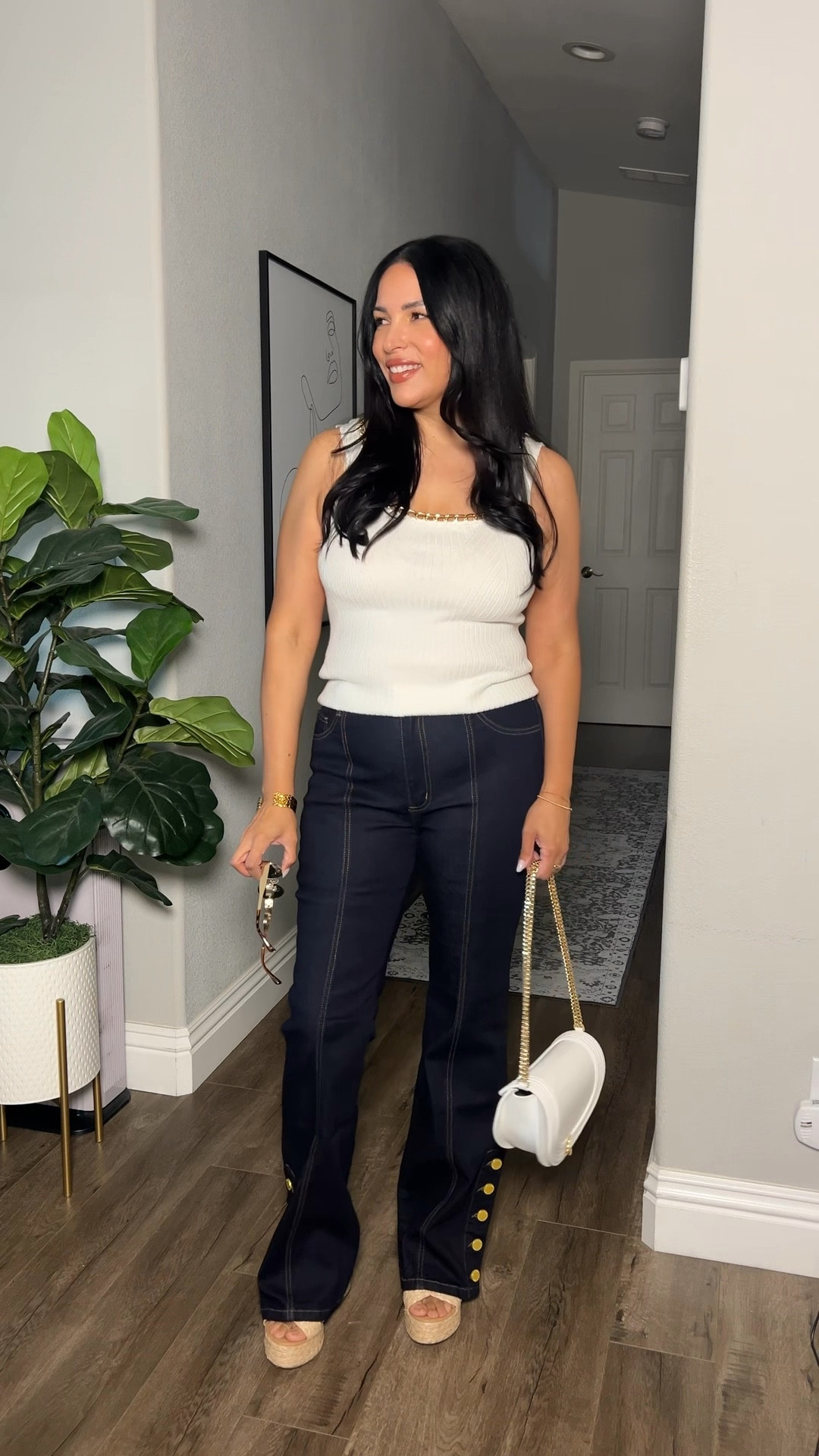 If you’re curvy like me, you probably have trouble finding jeans that actually fit! Well, the search is over! These jeans stretched perfectly over my curves, fit true to size and are so comfortable! 

#LTKootd #LTKOver40 #LTKgrwm